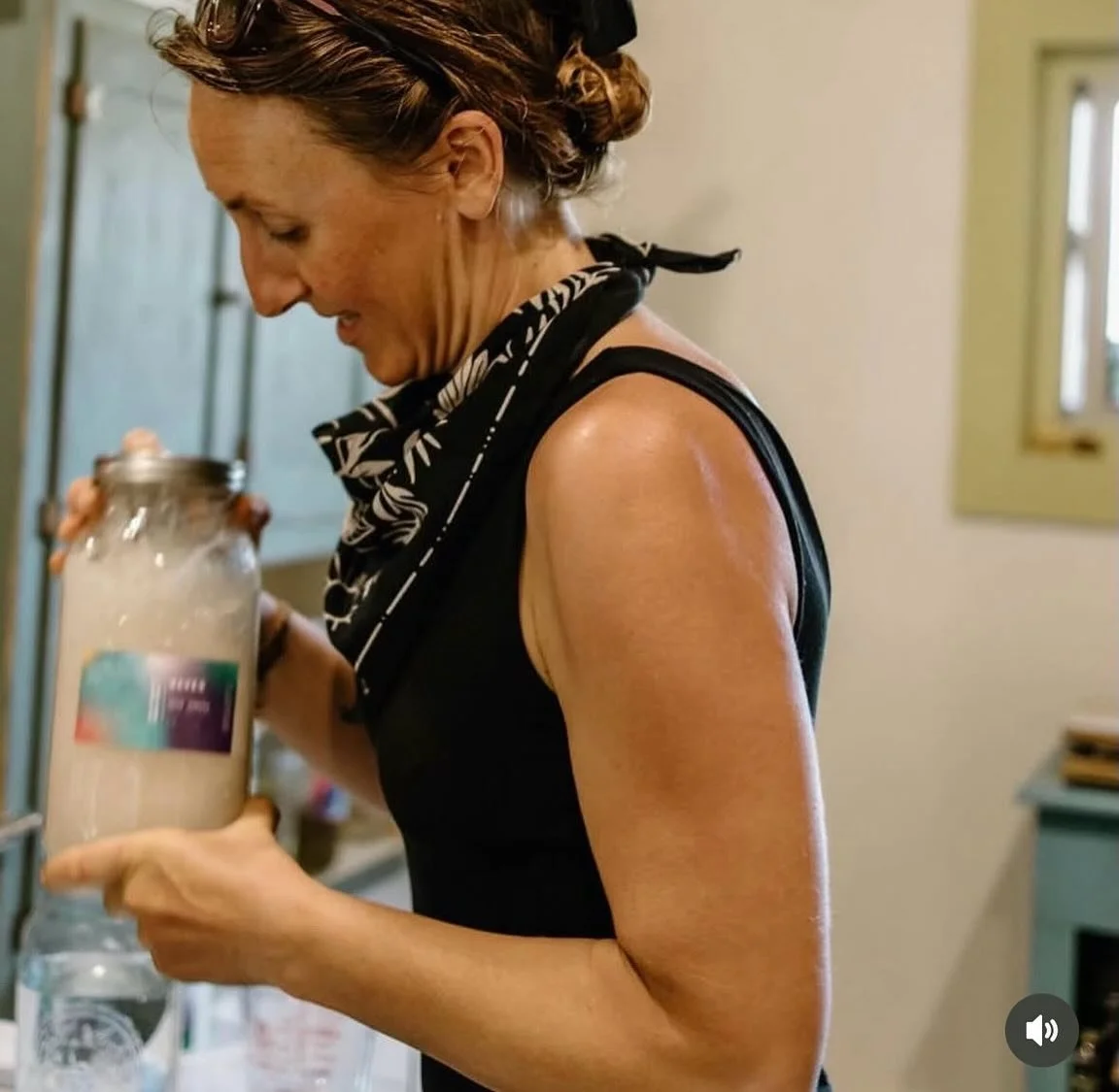 We are super jala excited to welcome Lindsey Hartnett with @sexplantsrockandroll onto the jalaBlu teaching team.  Our Sacred Sundays now hold three wise teachers on the path and they will be infusing their magic. 

This Sunday Lindsey will be your gu