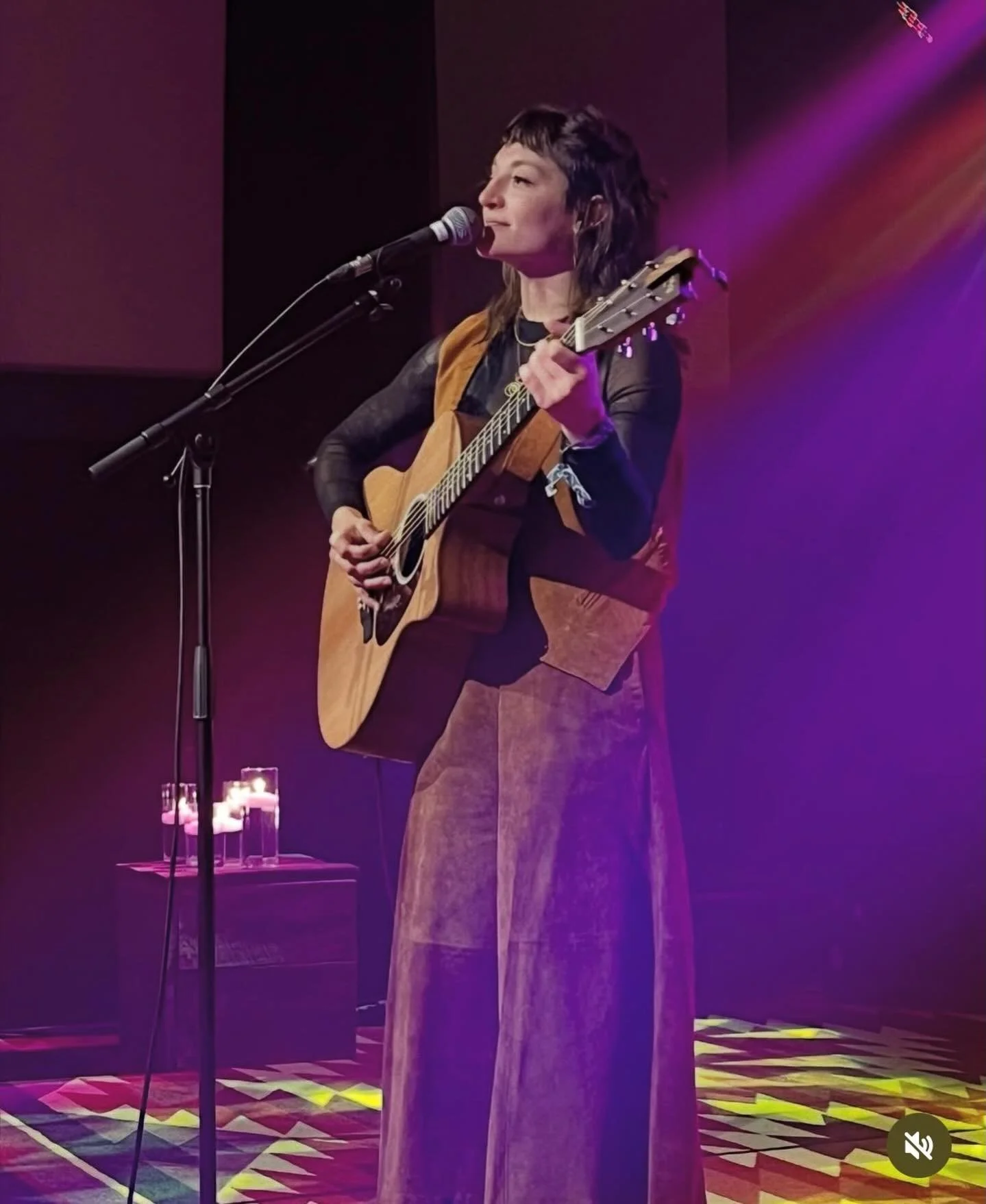 We have such a SACRED &amp; INSPIRATIONAL journey for the Winter Solstice at JalaBlu Collective Healing.

@boyhowdyalex Alex Ammons just performed at the @surfhotelbv and delivered such a beautiful and authentic invitation through story &amp; song. 
