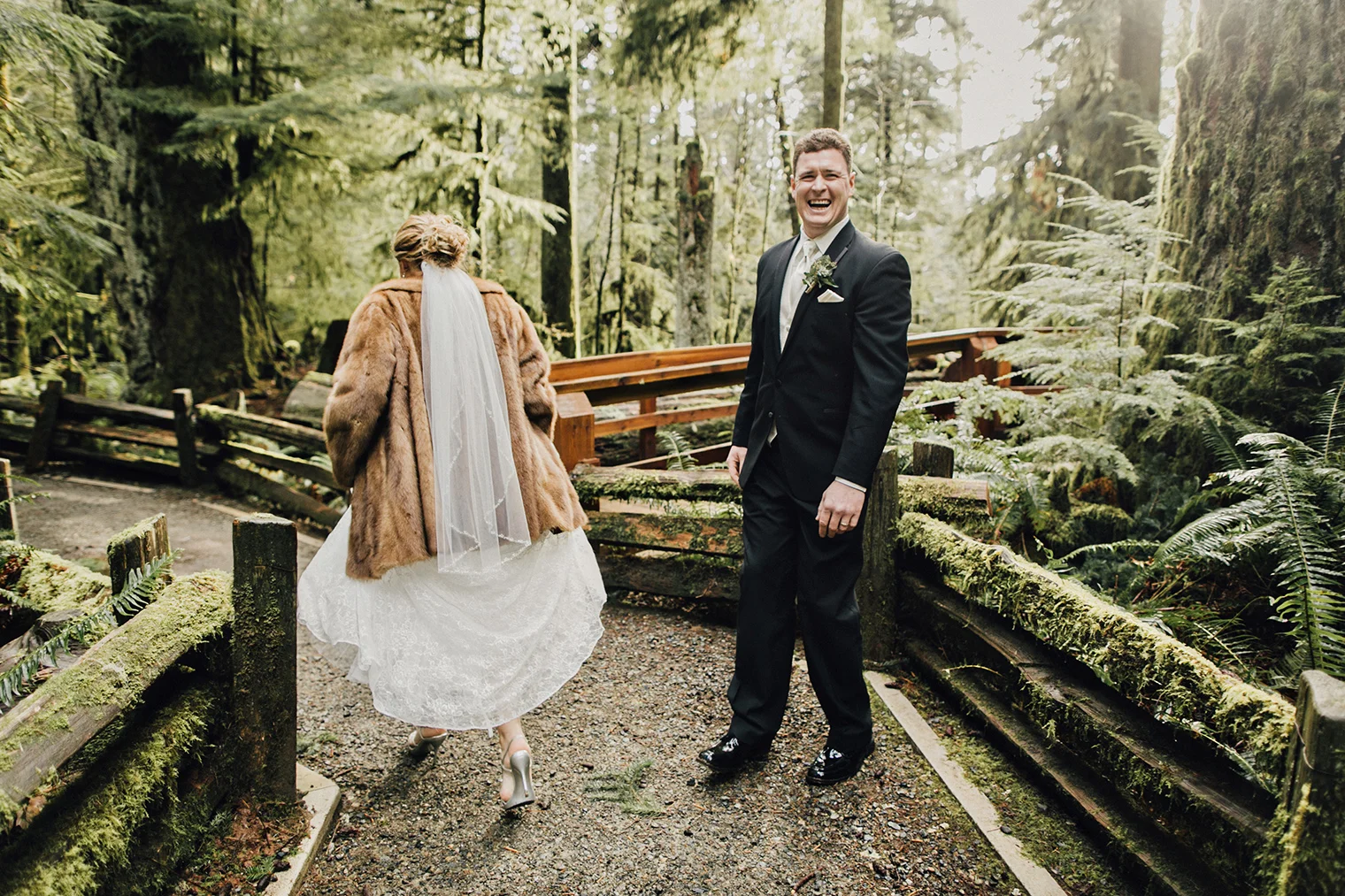 cathedral-grove-wedding-photos-parksville-00031.jpg
