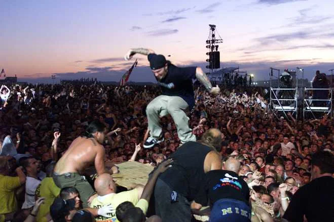 Fred Swag Surfing.