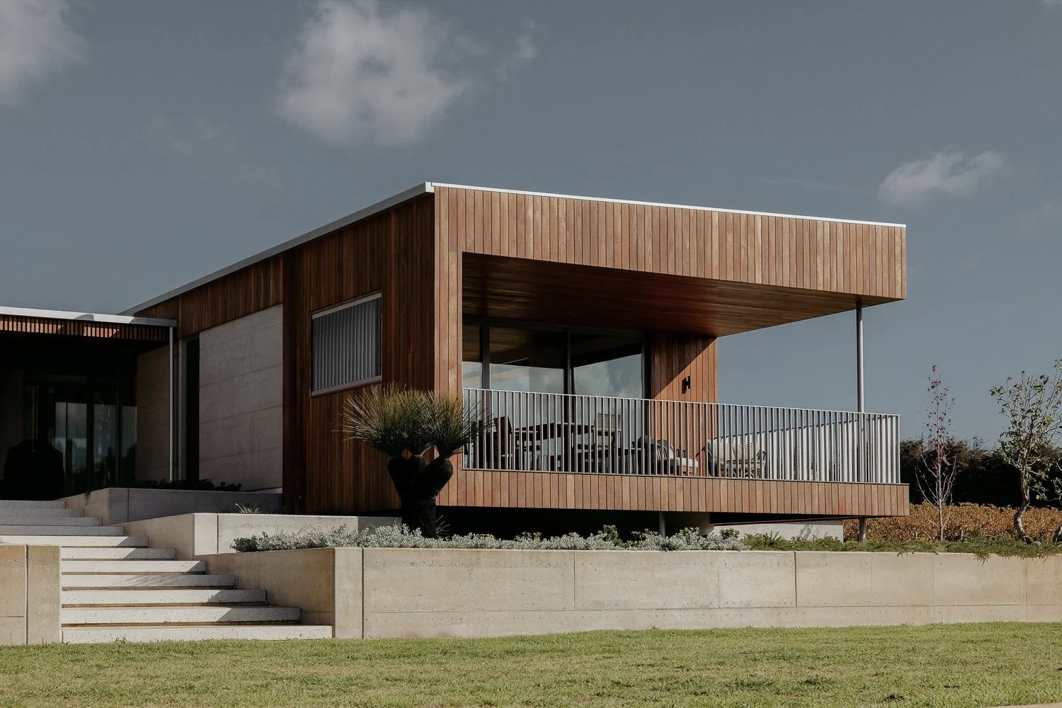 dam view house