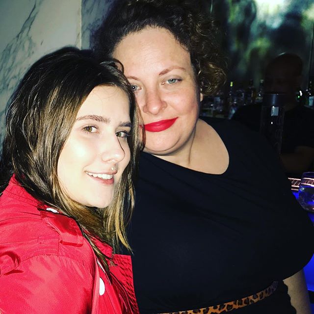 Me + one of my favorites, Anastasia, aka @butwhois_you. 😘
.
.
.
My face? That&rsquo;s how tired I am this week&mdash;It was 8 pm and I had not been drinking but look 4 drinks in. 😳Next weekend is going to be magic. No school. No work. And a long vi