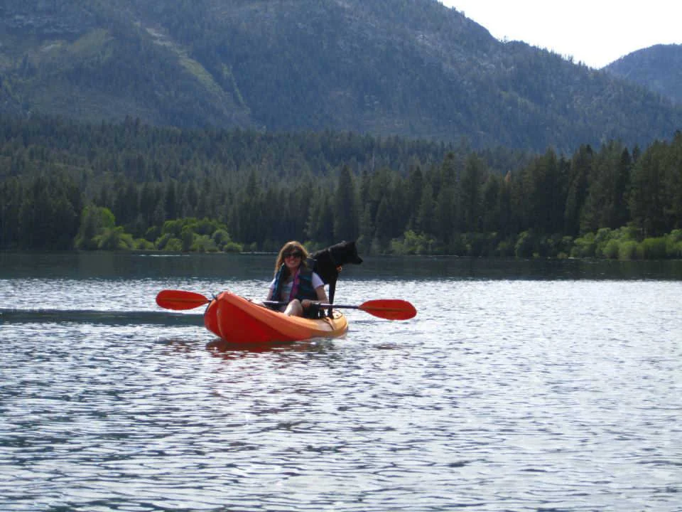lori_izzy_kayak_lowrez.jpg