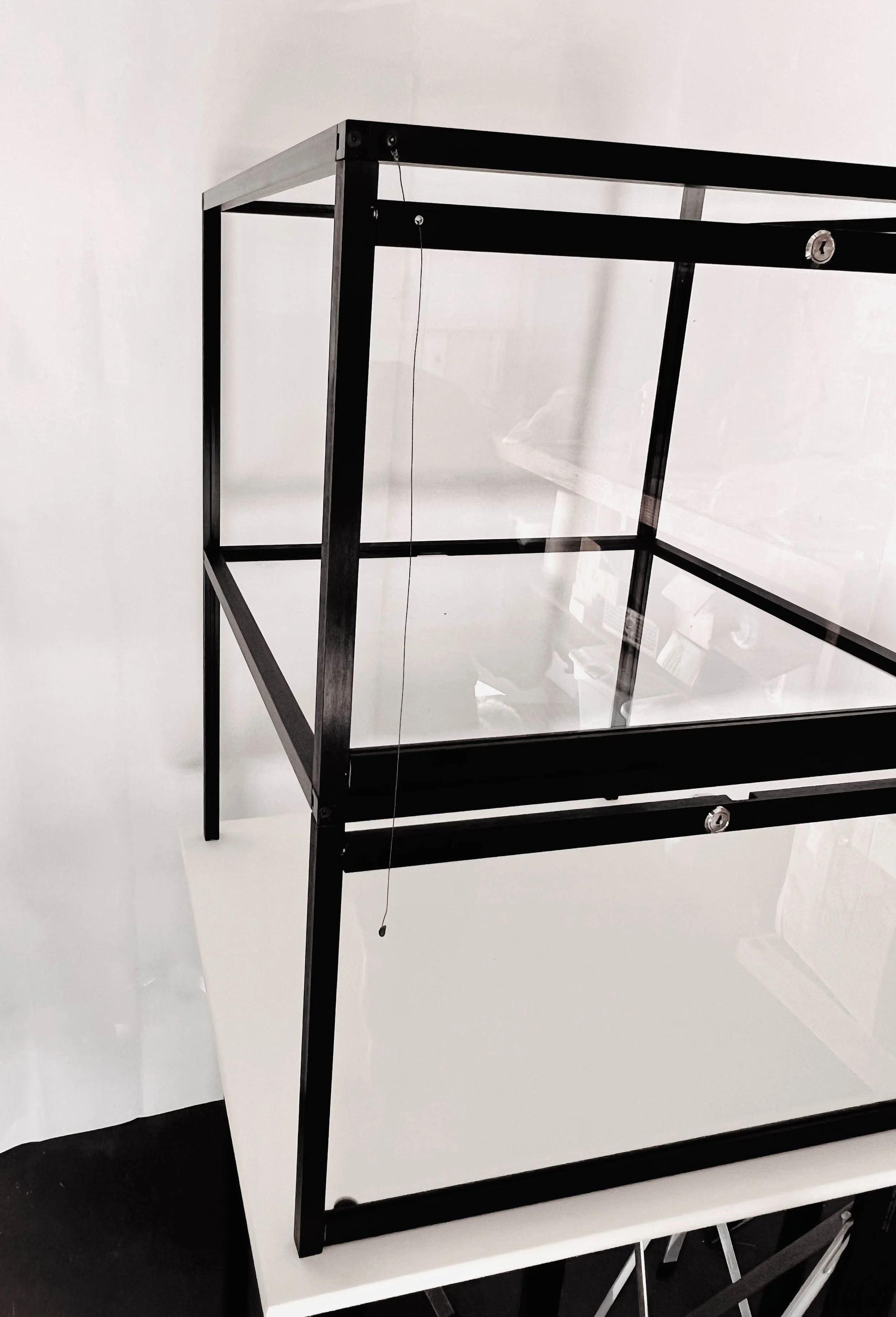 Aero-Hold Door from outside-500kb.jpg