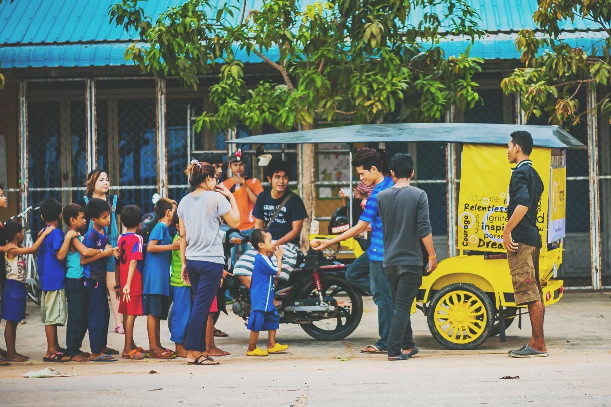 tuktuk.jpg