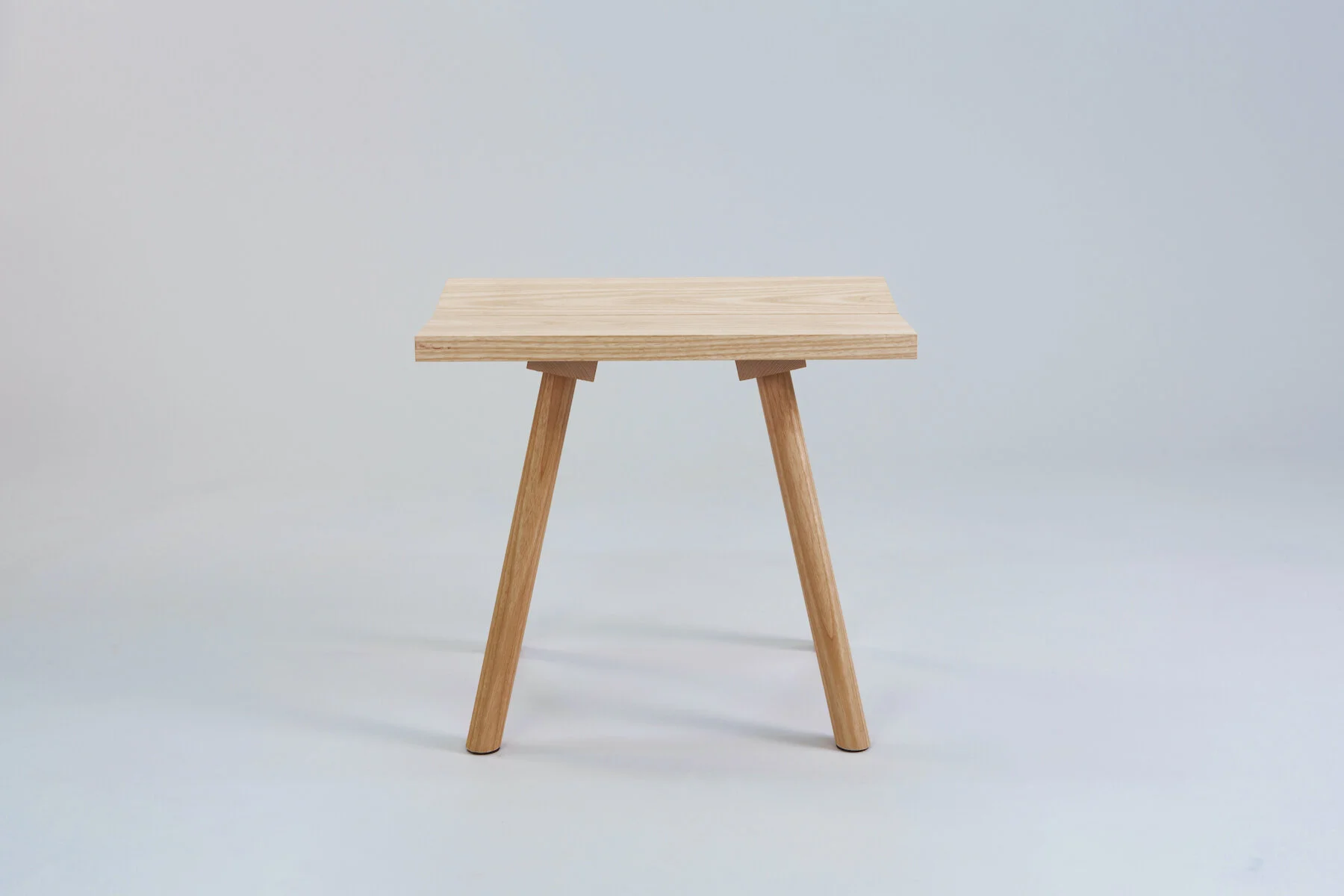Cùram stool oak 2.jpg