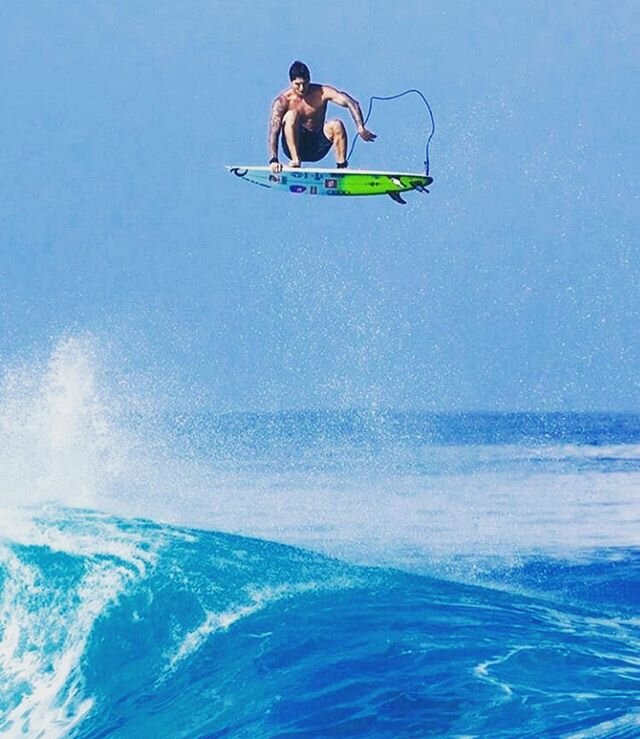 💣Shut up and surf 💣
@ripcurl_morocco @gabrielmedina @cabiancadesign @cabiancaagotemorocco 
#morocco #gipsysurfer #madeinmorocco #madeinessaouira #essaouira #surf #surfshop #surfstyle #surffashion #surfinmorocco #surfmaroc #maroc # localbusiness #bu