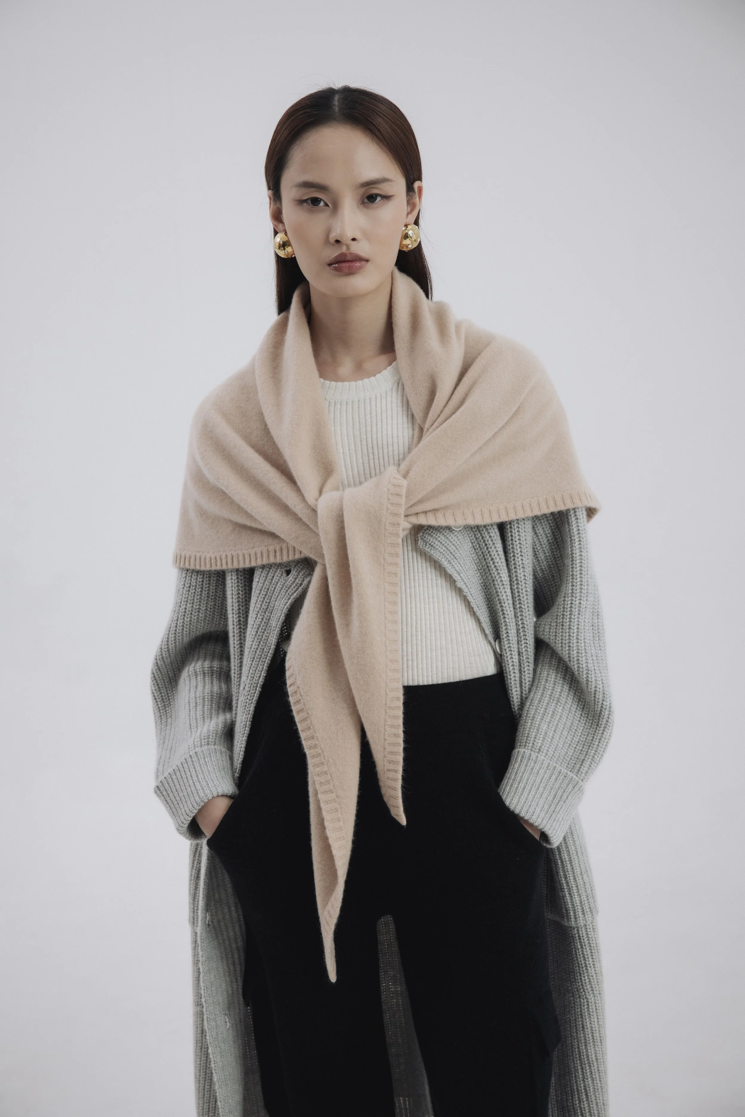 AW25S01-JOANNA-LARGE TRIANGLE SCARF-9-min.jpg