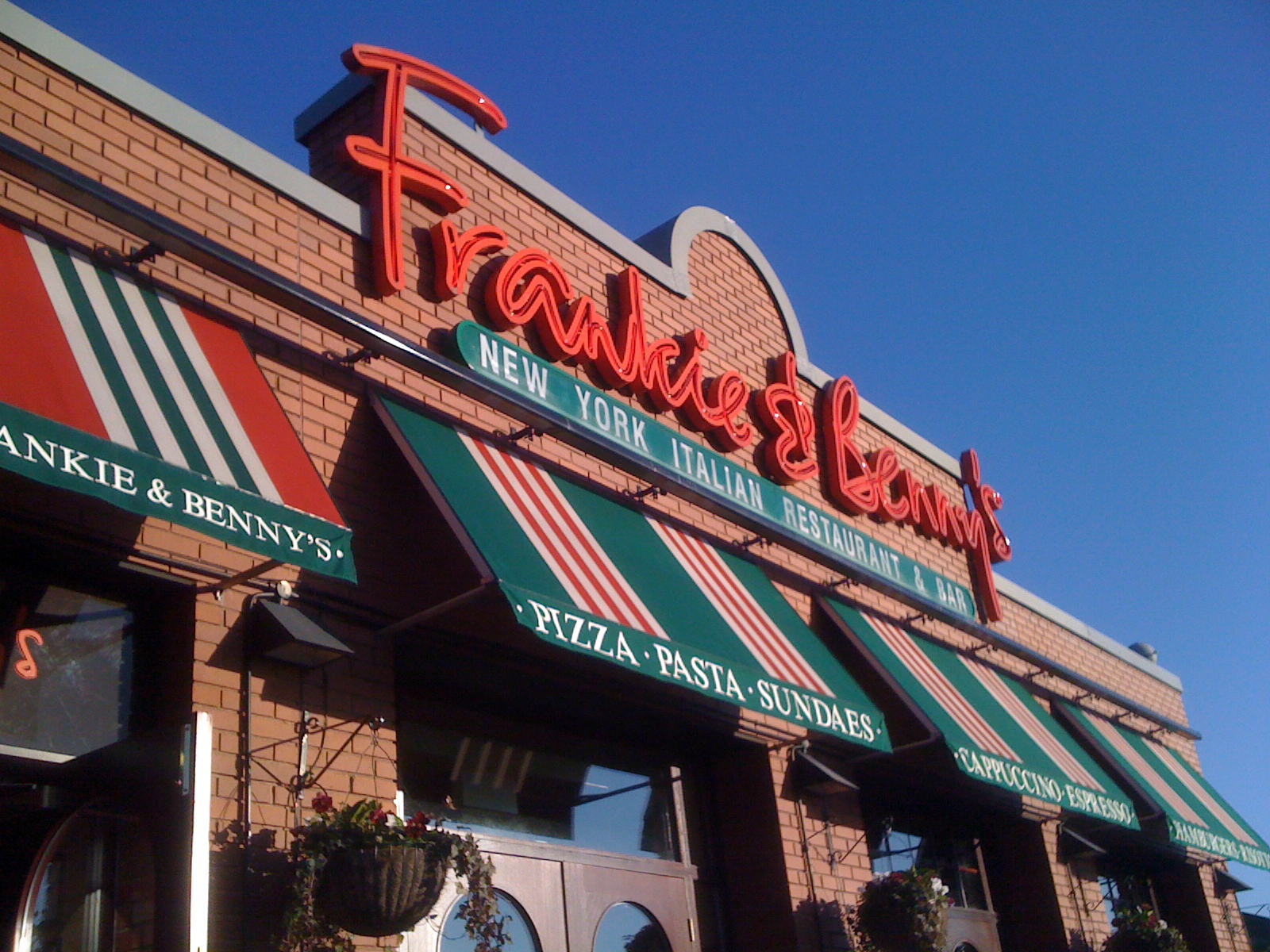 Frankie & Bennys 02.jpg