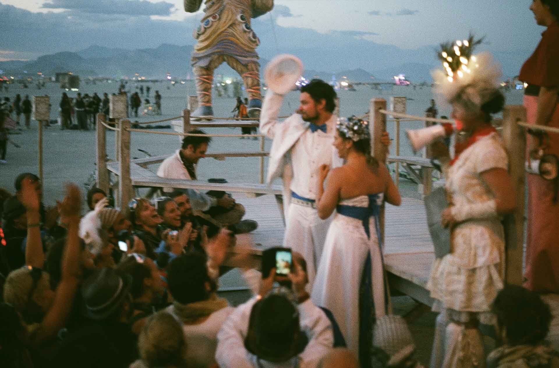 ©MitFedern&Posaunen_BurningMan.JPG