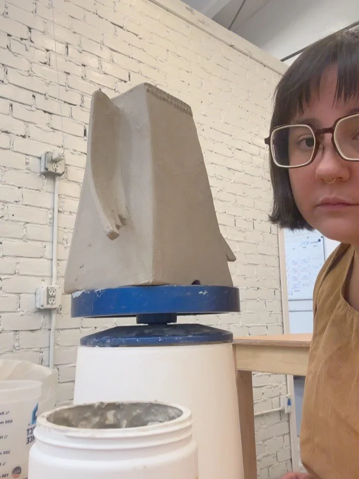 I&rsquo;ve been developing this lamp for my mom over the past month. Particularly after my grandfather passed away, she often told me about how every night before bed she would say to my grandparents:
&ldquo;Buenas noches y que sue&ntilde;es con los 