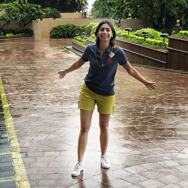 On #winewednesday stories - Landing into Mumbai during torrential #summermonsoon, the welcome touch by @tajlandsend #bandra...yeah I do get feeling of embracing love, just like the #Bollywood King, Shahrukh Khan does (who actually lives right next door) #throwback
—————————————////———————/——
The real icing on the cake however was @dogpointvineyard ‘s not-to-miss barrelfermented, textured and ageing #sauvignonblanc section 94 that worked beautifully not only with the cool, rainy 😎 weather but also with the authentic veggie and chilies packed #indochinesecuisine served at #mingyangtaj. Uplifting to see terrific examples of #newzealandwines available in India. @nzwinegrowers you rock! Time to showcase more of such high quality #wines in India. Equally when you partake in #indianchinese indulgence, do not forget the #fortunecookie #wisdomquotes! Tells you a lot of things that you didn’t know about yourself..🍀
————————————-///——————-/————
.
.
.
.
#sumiliertasting #winestagram #lifestyle #mumbai #mumbaistagram #foodie #wine #grape #instavino #winelover #wineandfoodpairing #winetasting
.
#nzwine #indialover #foodphotography #indiancuisines #indialove 🇮🇳