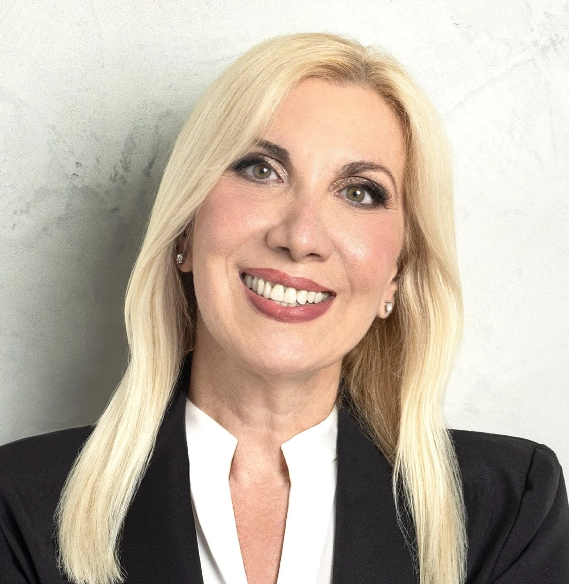 Dr Avra Lyraki 