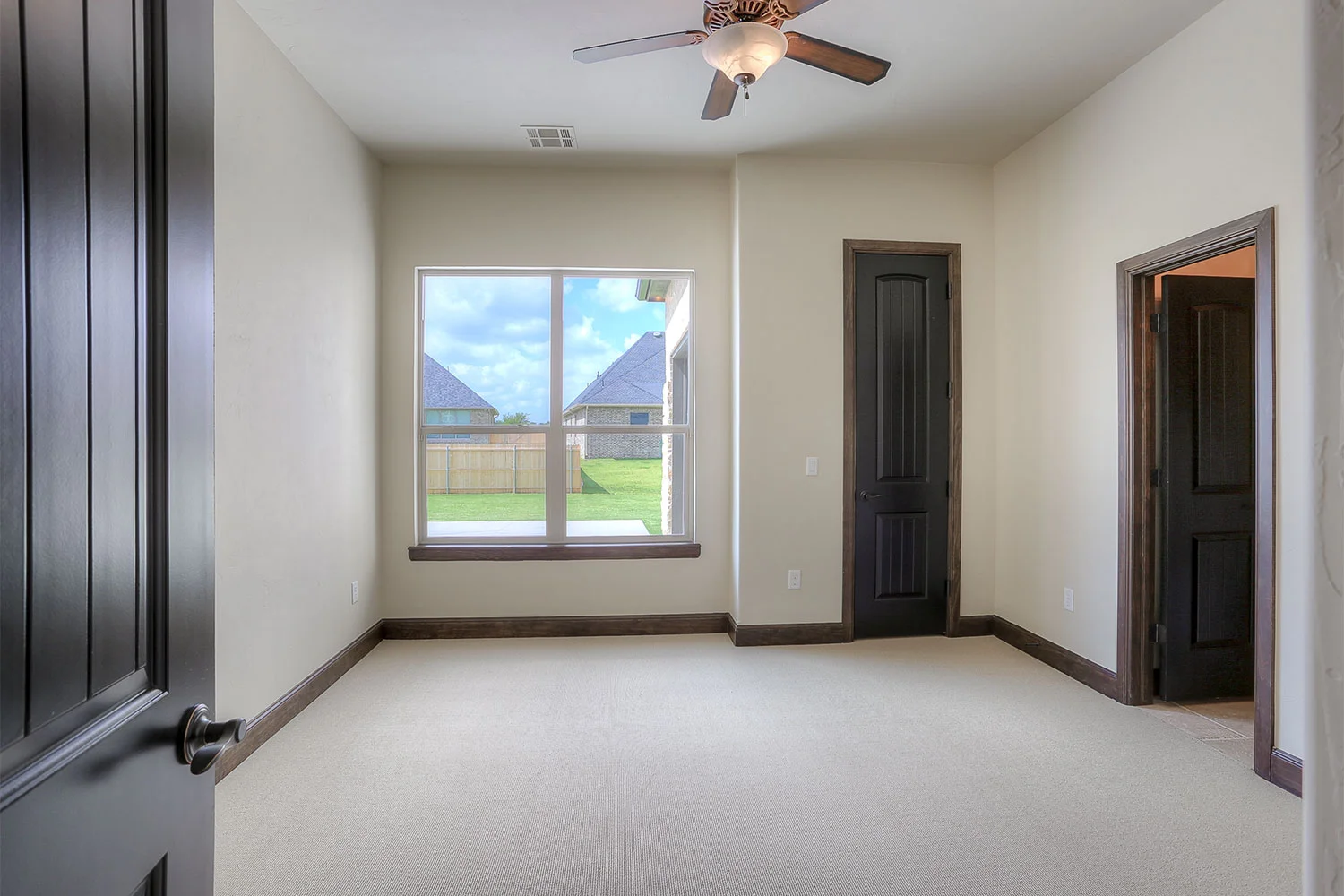 front-bedroom.jpg