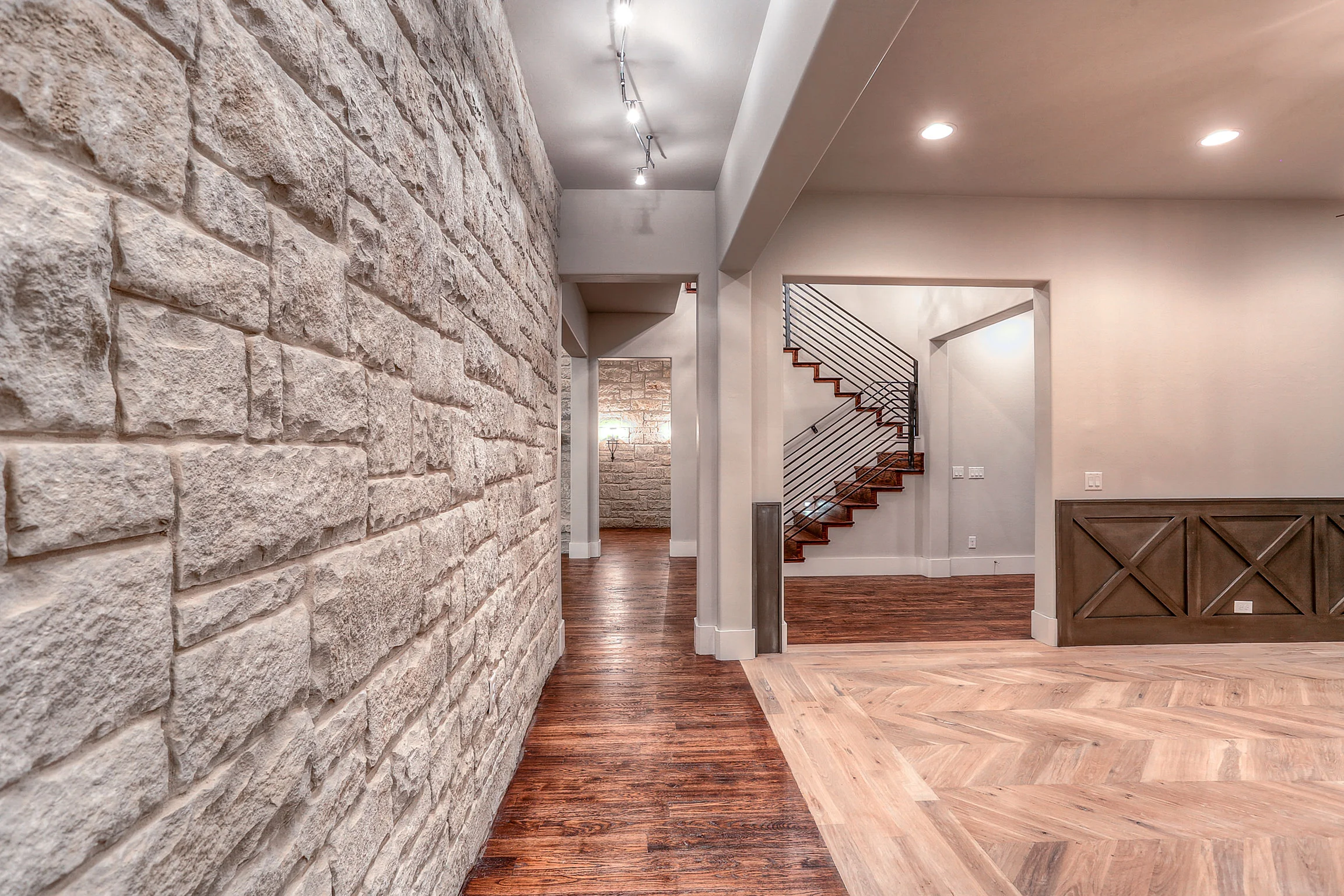 dining-wall-to-entry.jpg