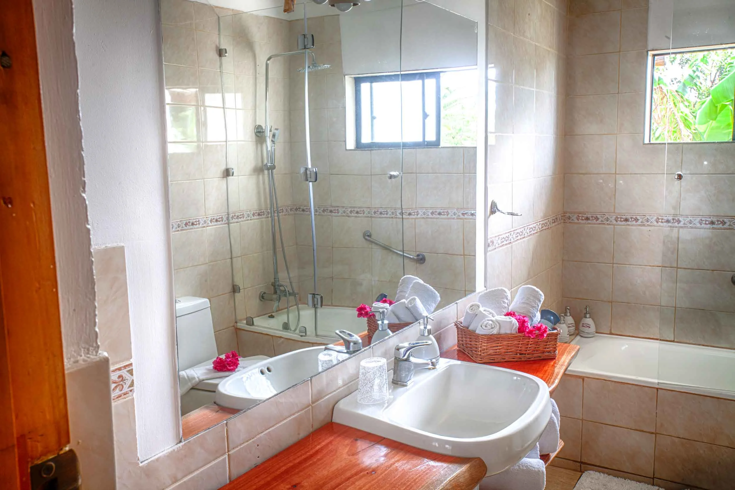BATHROOM - ALOJAMIENTO ISLA DE PASCUA