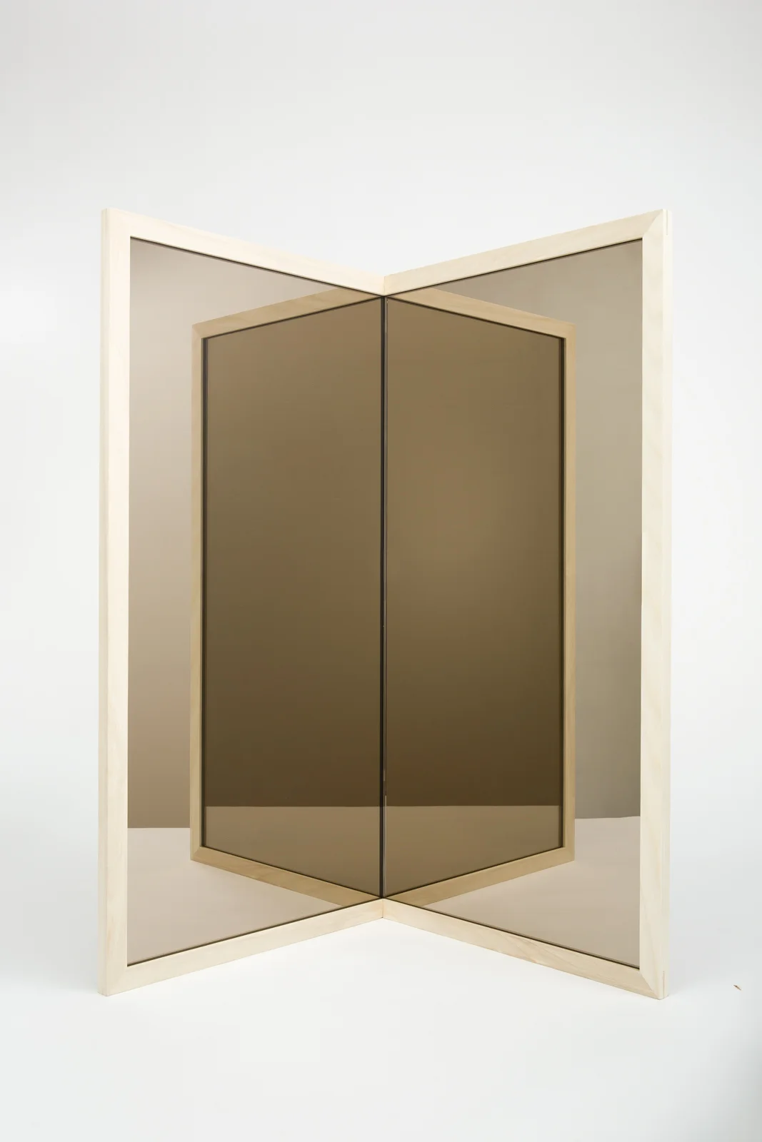 Corner_Mirror_02.jpg