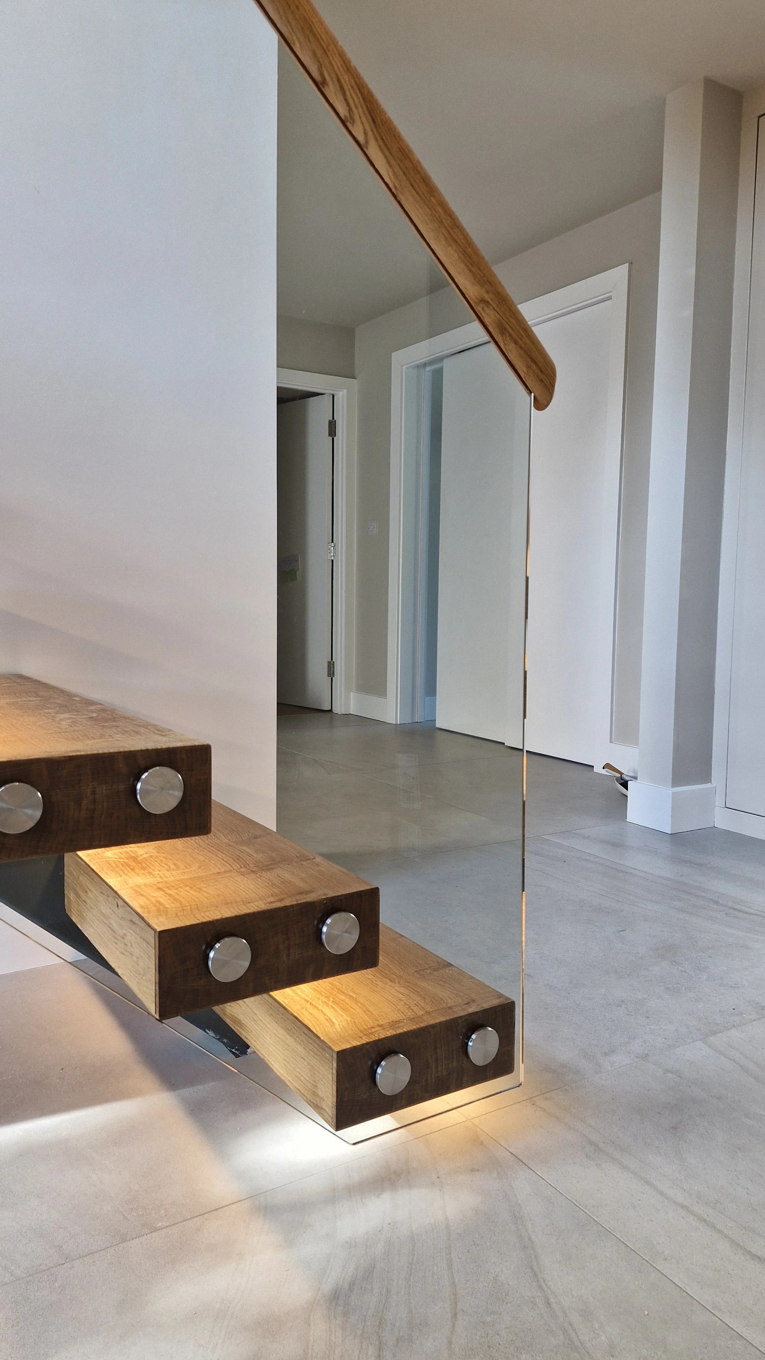 oak &amp; glass staircase 6.jpg