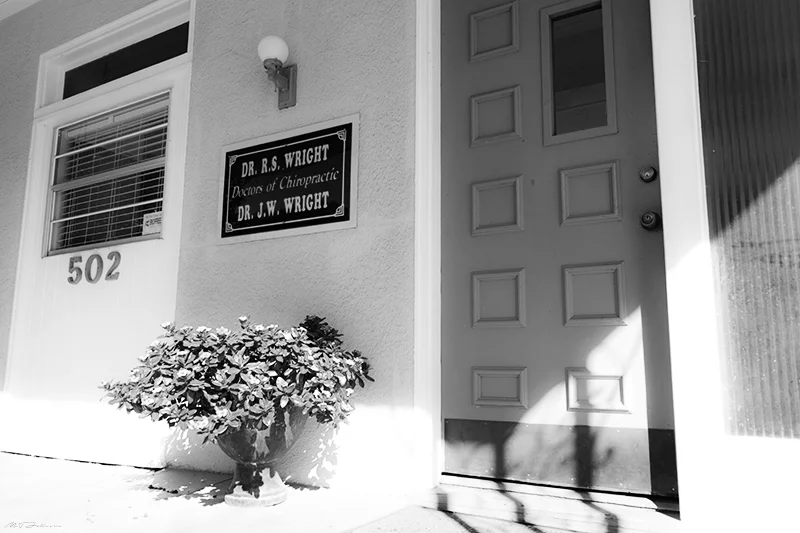Wright Chiro Front Door & Sign DSC_1082_800_BW.jpg