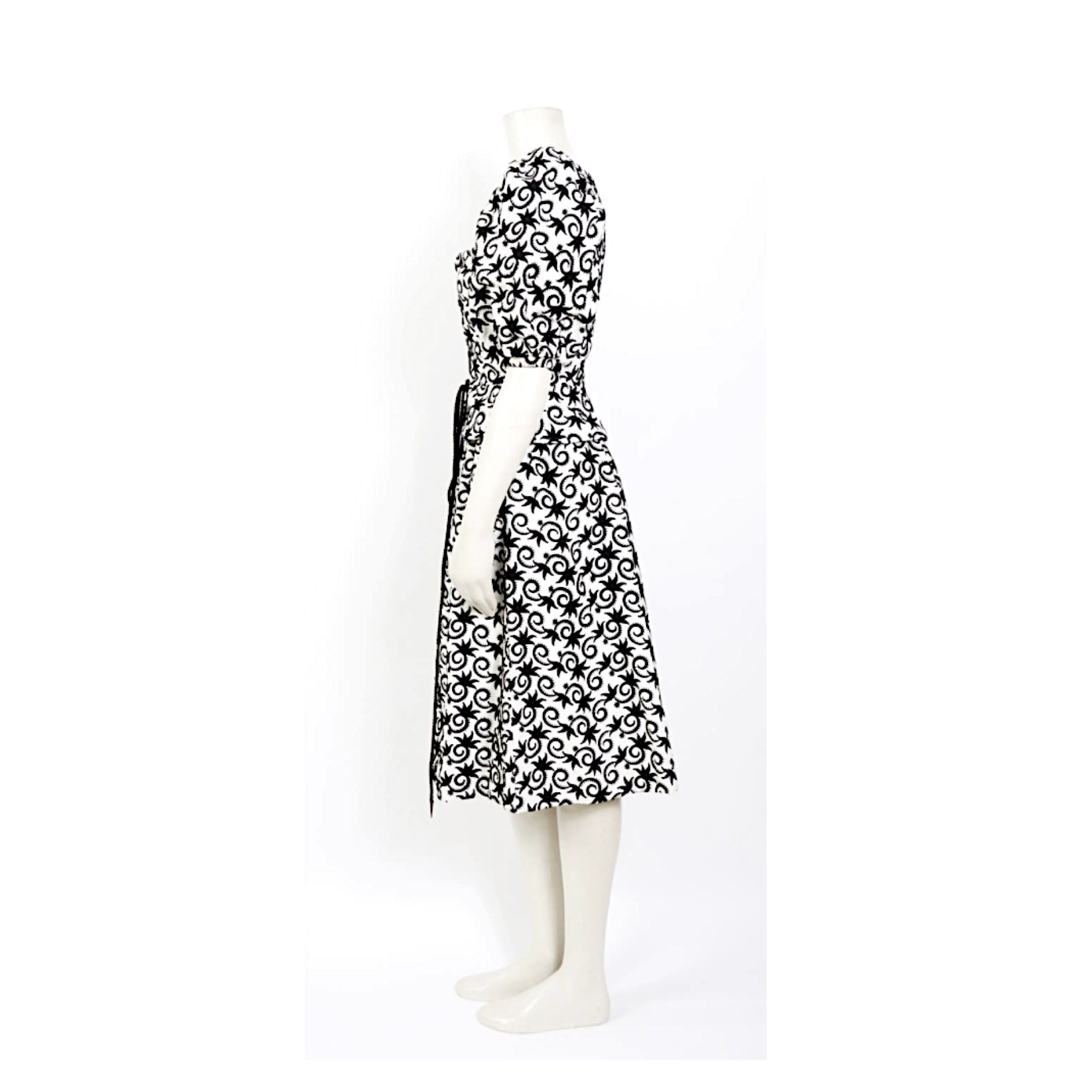 Yves-Saint_laurent-black-white-set-2.jpg