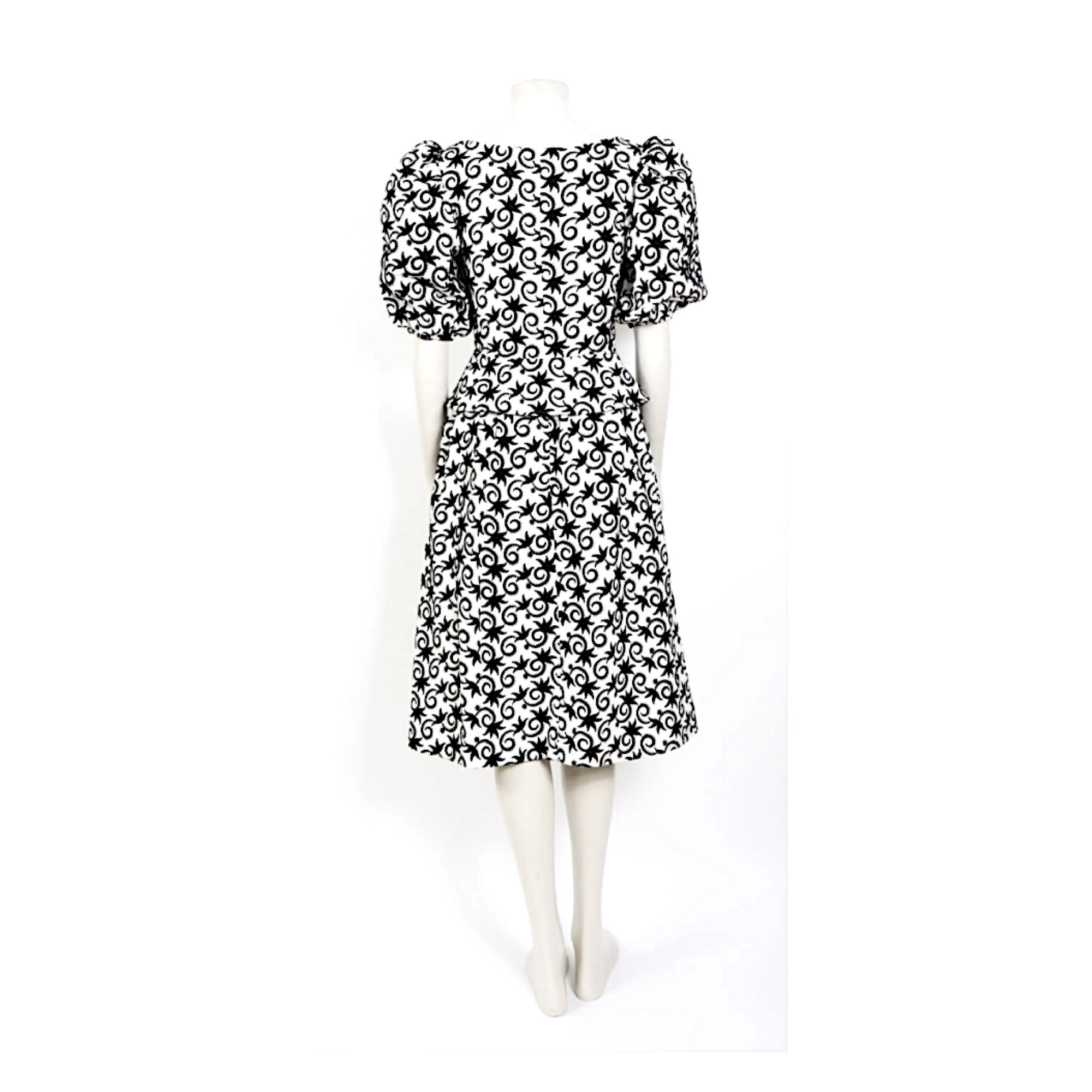 Yves-Saint_Laurent-black-white-set-3.jpg