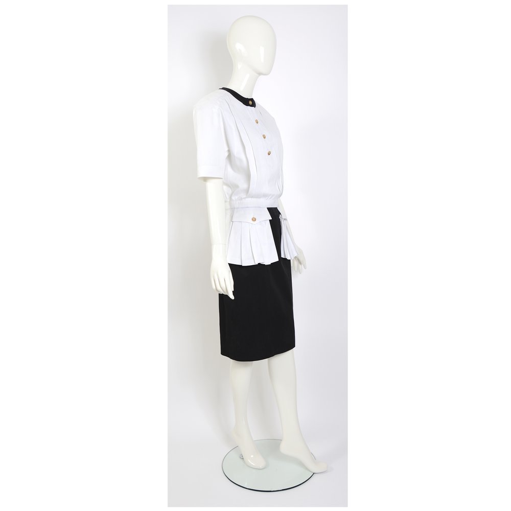 Chanel 80s vintage large shoulder pads black & white cotton signed buttons  dress — VERLAINE