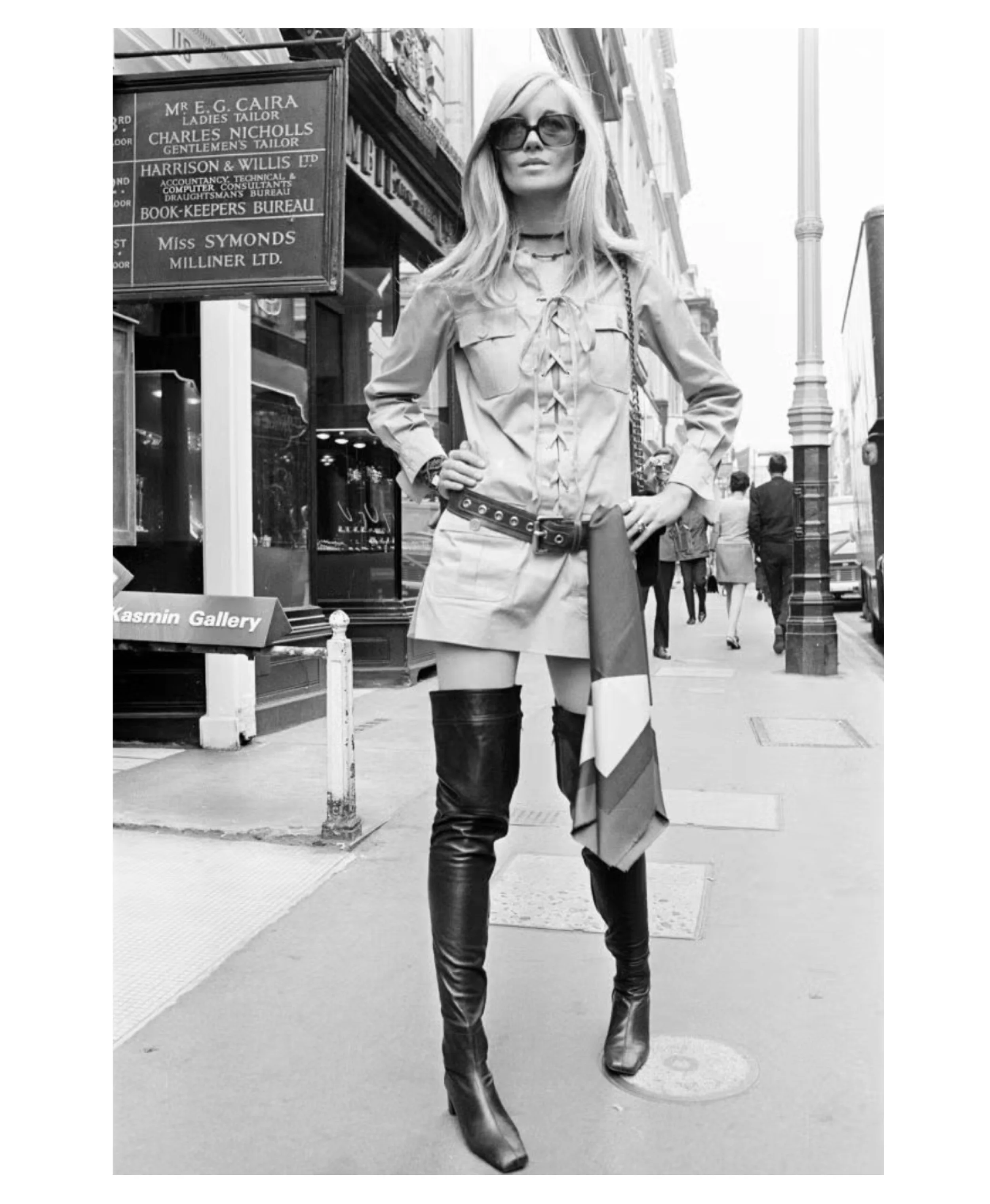 YvesSaintLaurent-1968-safari-dress-12.jpg