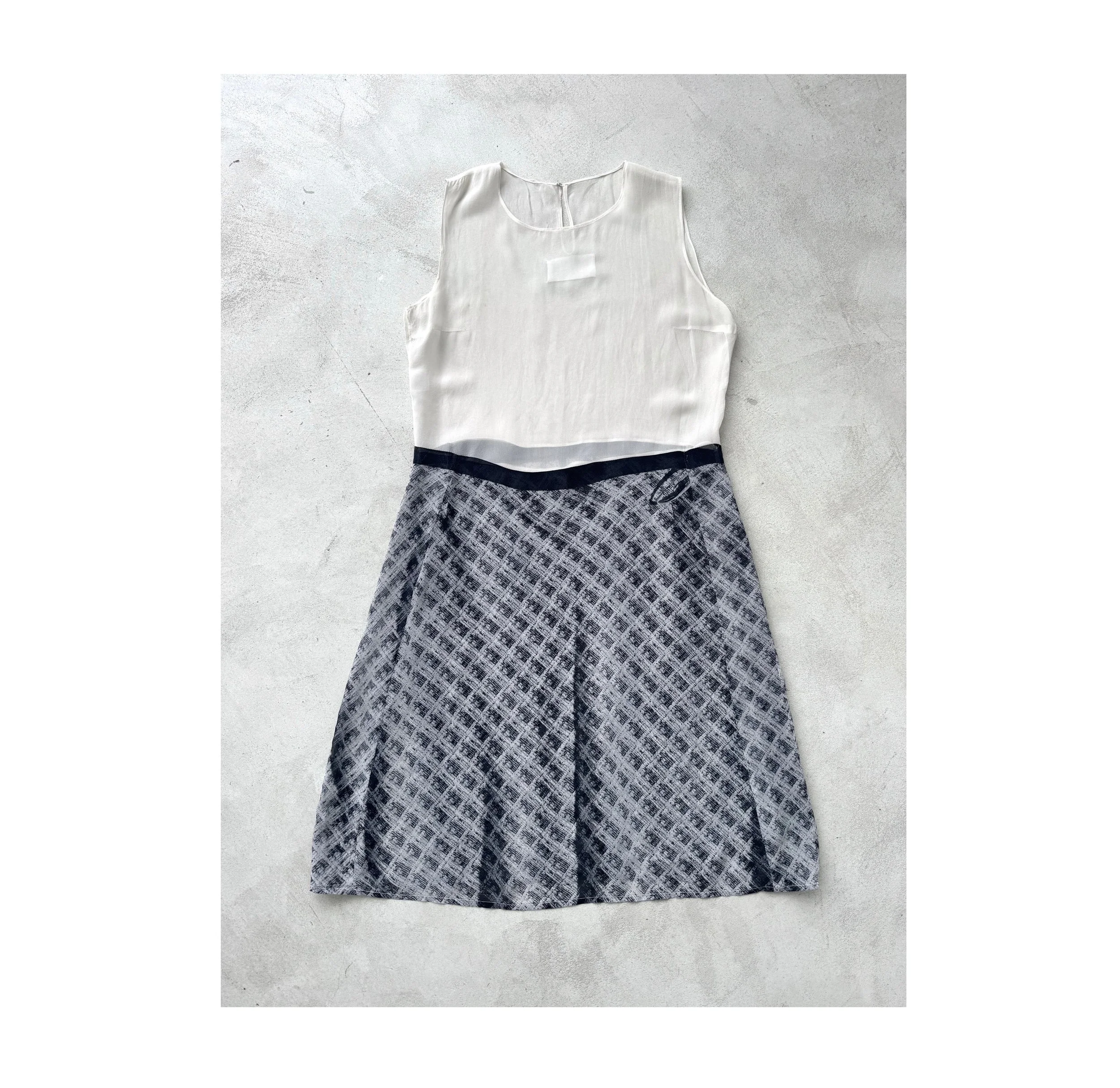 MartinMargiela-dress-vv-flat.jpg