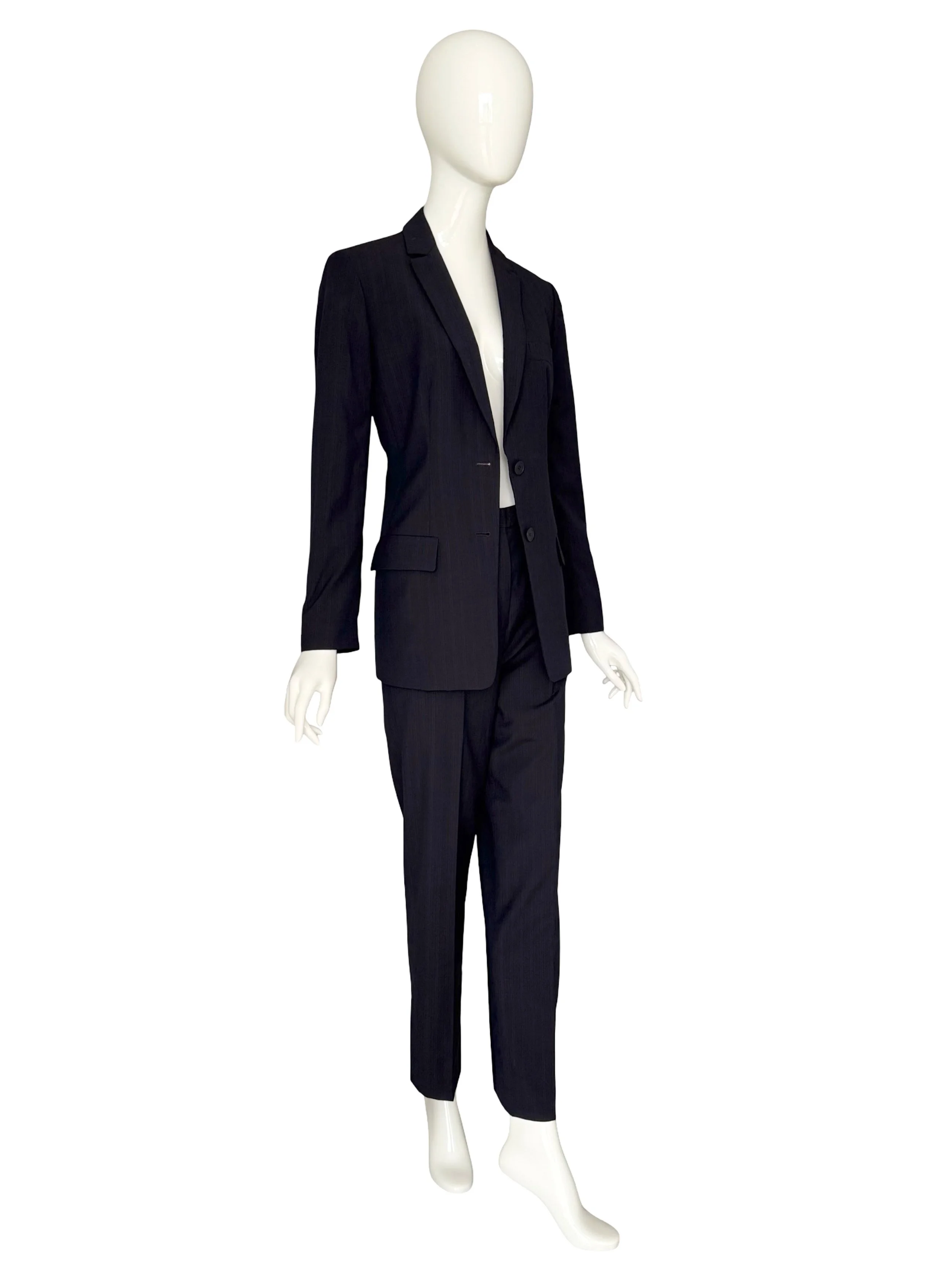 CK-katemoss-suit-2.jpg