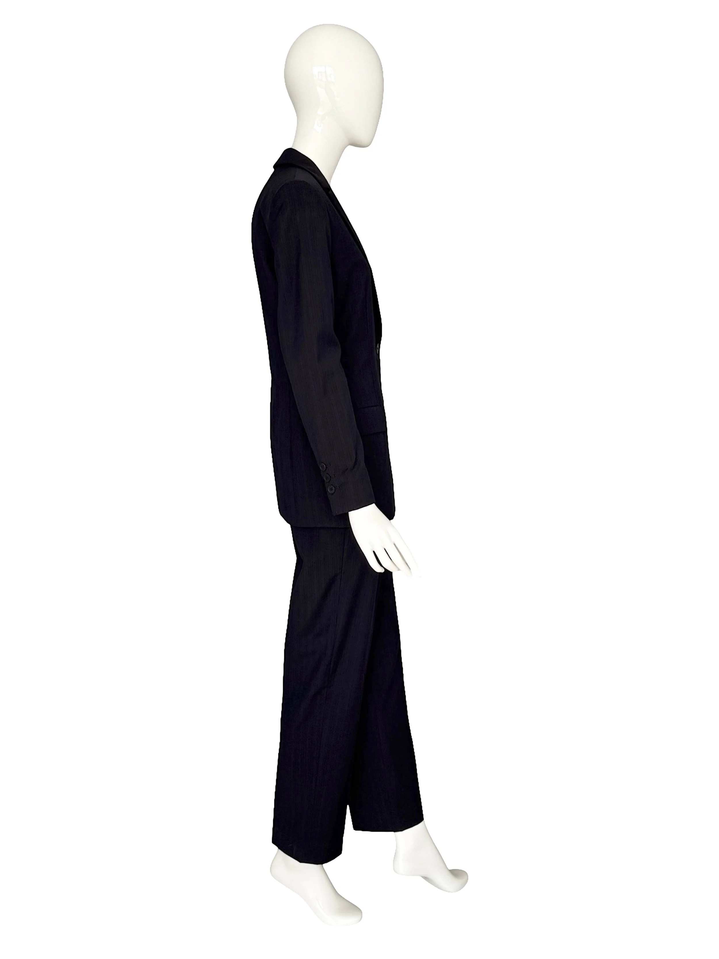 CK-katemoss-suit-6.jpg