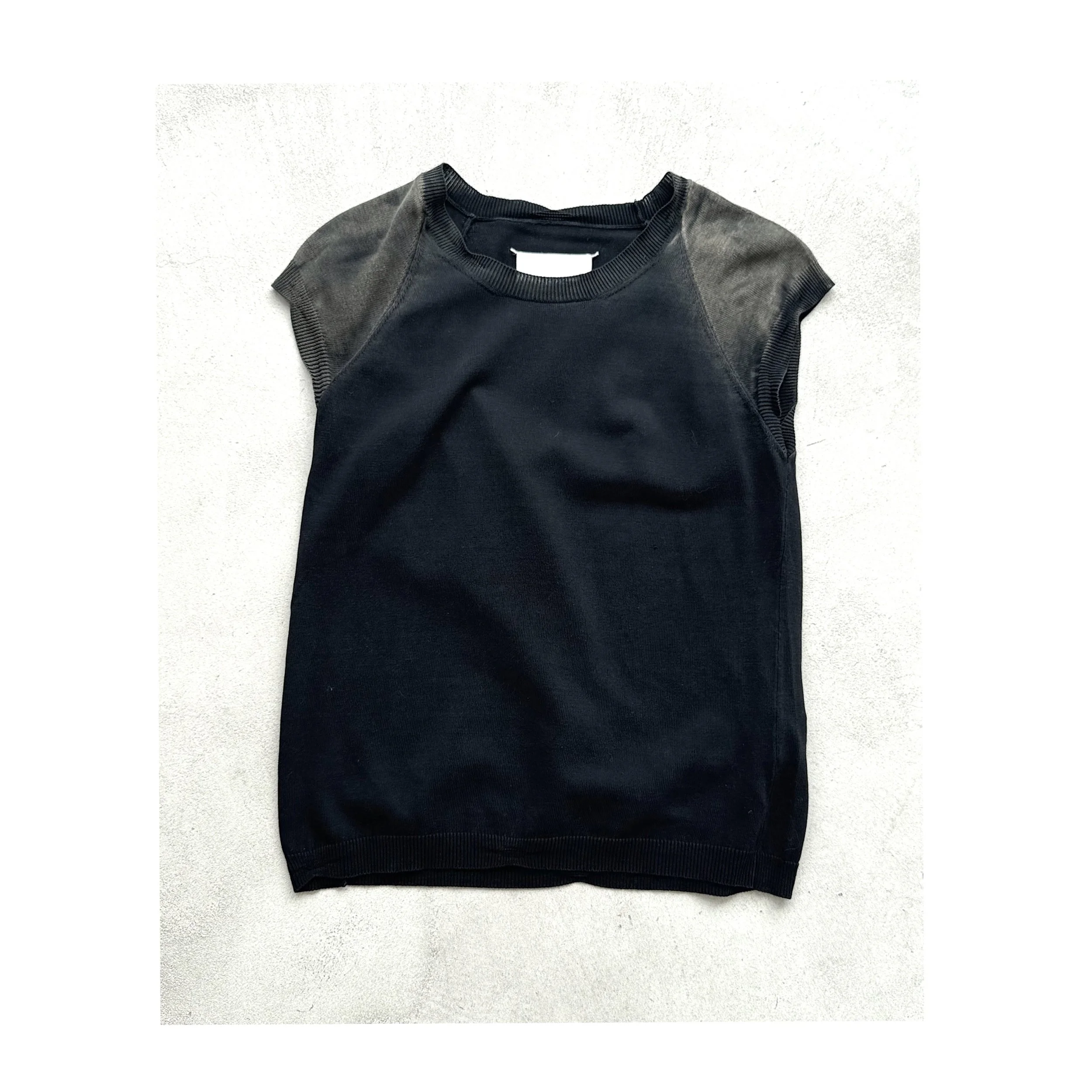 MartinMargiela-knitted-top-vv-flat.jpg
