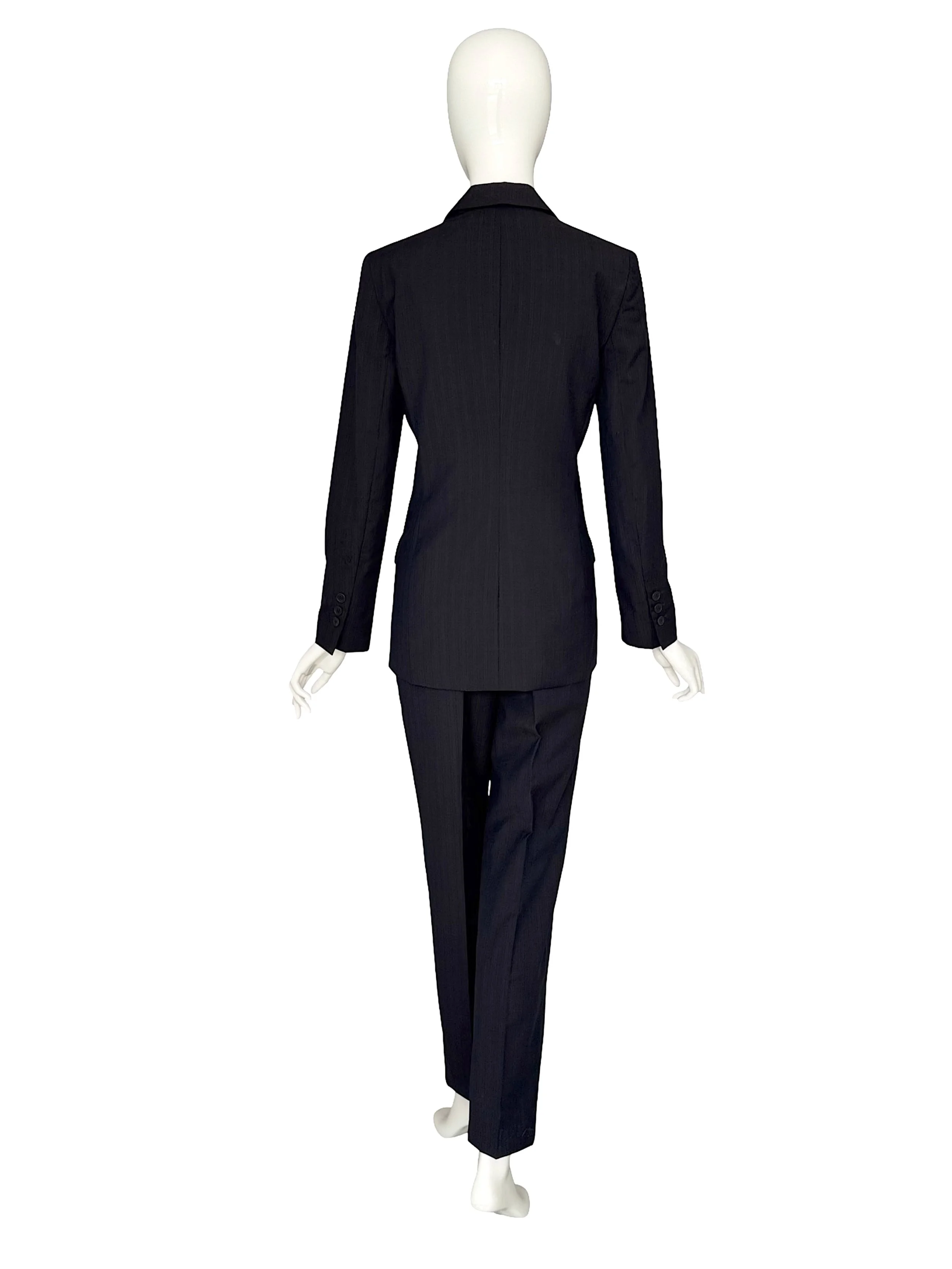CK-katemoss-suit-4.jpg