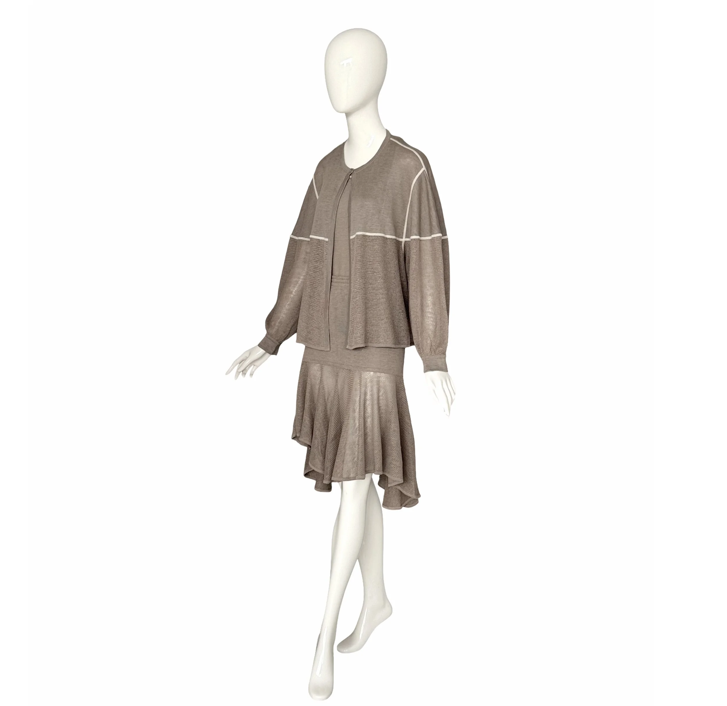 Alaia-three-pieces-vv-front-2.jpg