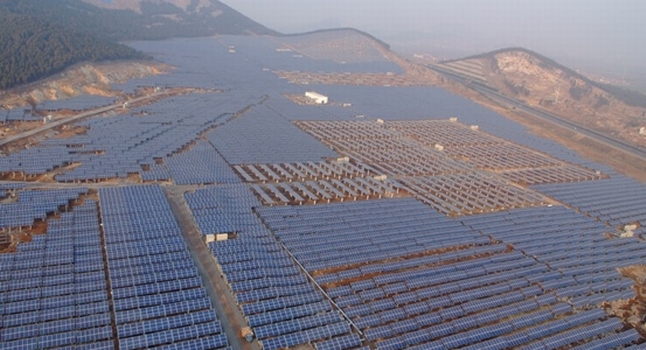 China quer incentivar plantas solares.