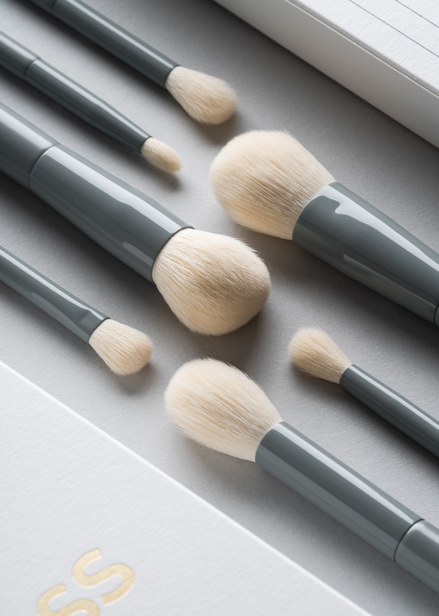 WG_JL-grey-brush_DSC05967.jpg