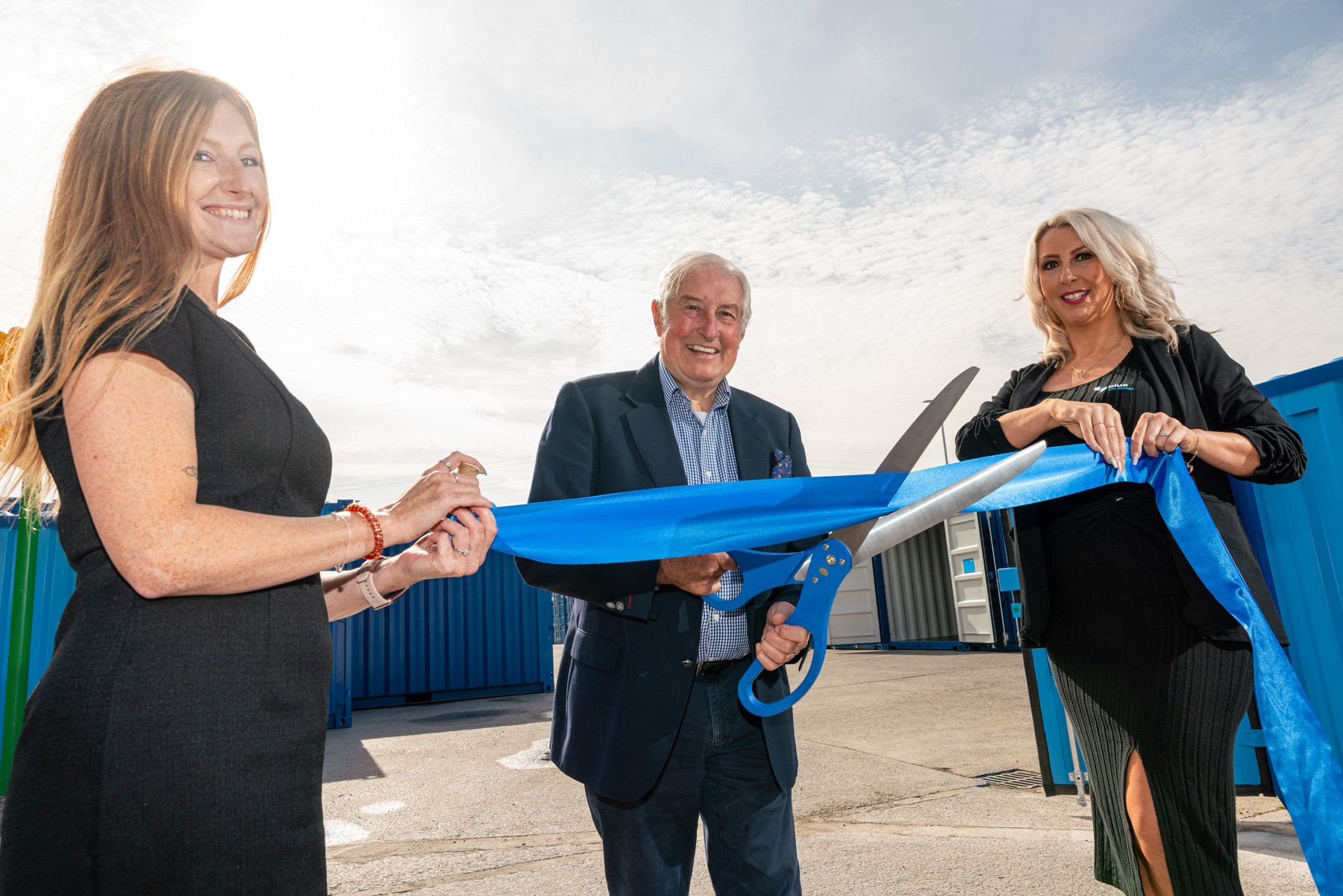 Blue Self Storage - Bridgend - burningred-102414.jpg