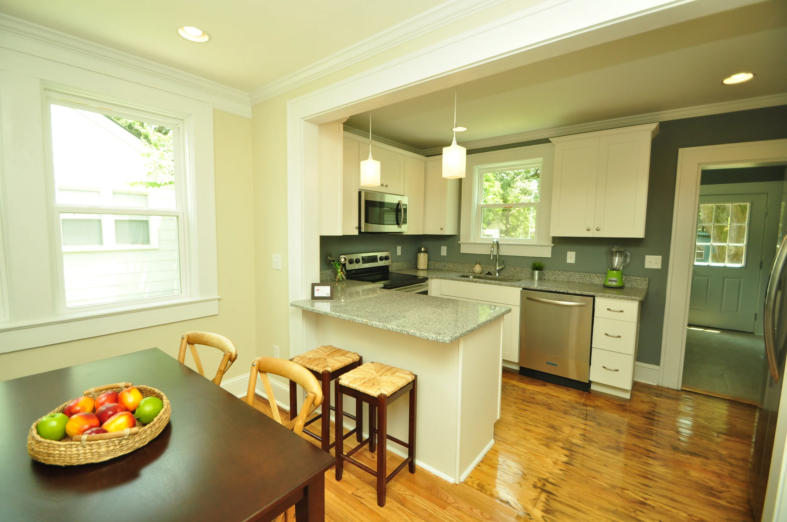 kitchen2.jpg