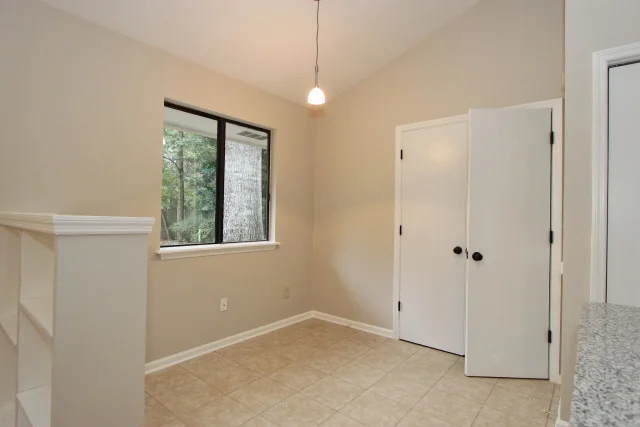 8138 N. Ridgebrook Dr (22)0022.JPG