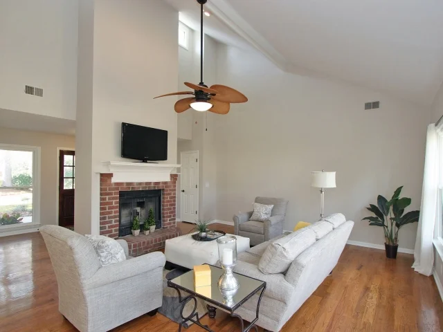 walk_801 Deytens Rd (20)_resampled.jpg