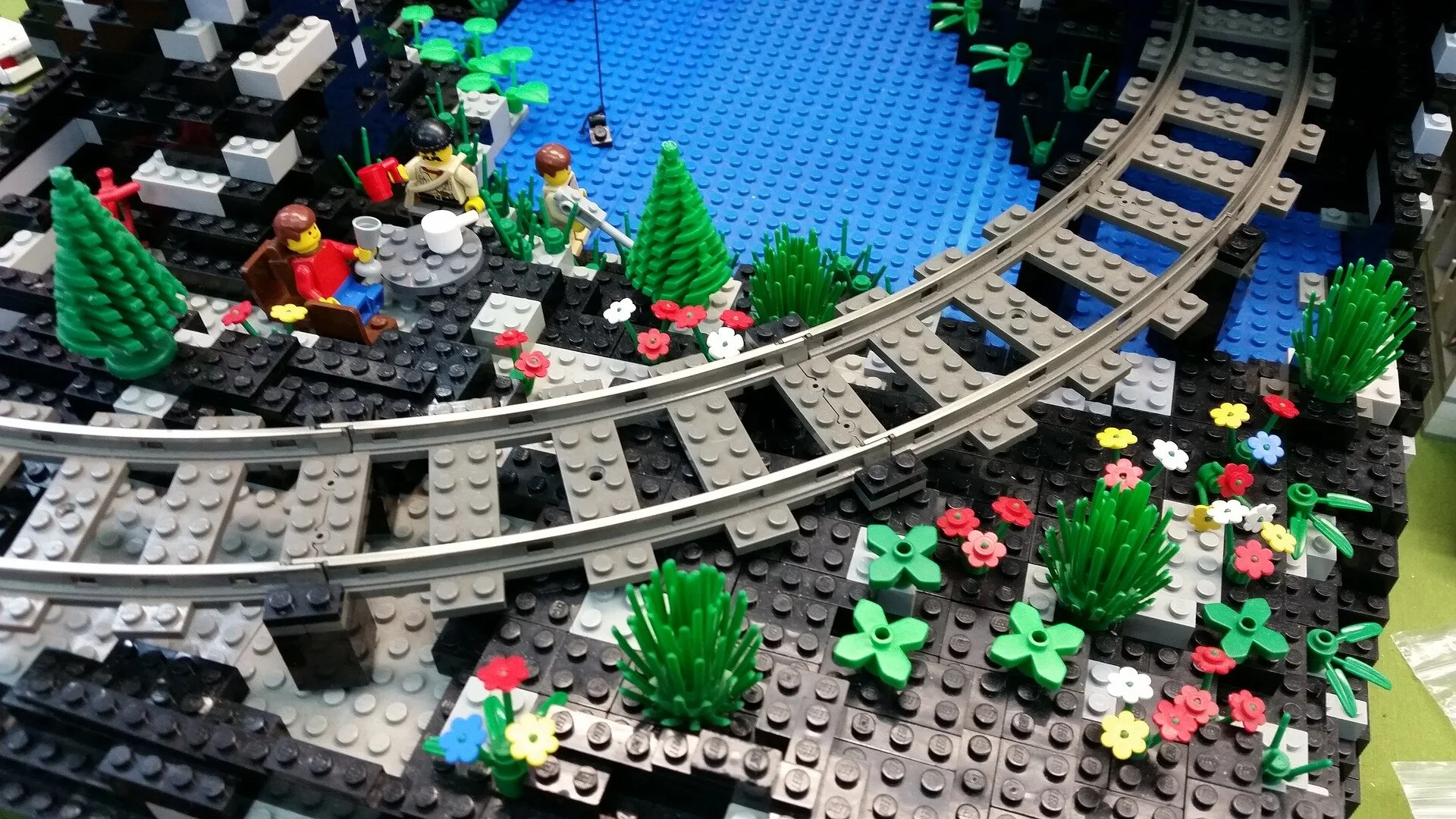 lego build designer