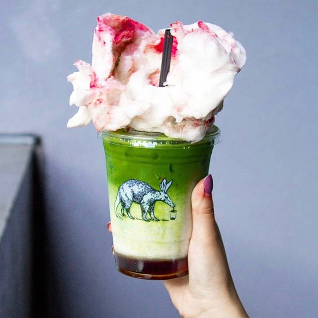 @bobaguys matcha latte + @sugarandspun strawberry matcha latte cotton candy = a matcha made in heaven

we love seeing the creative ways our cotton candy is used! 💕 tag #sugarandspun for a chance to be featured

photo cred 📸: @aleex.eats

#cottoncan