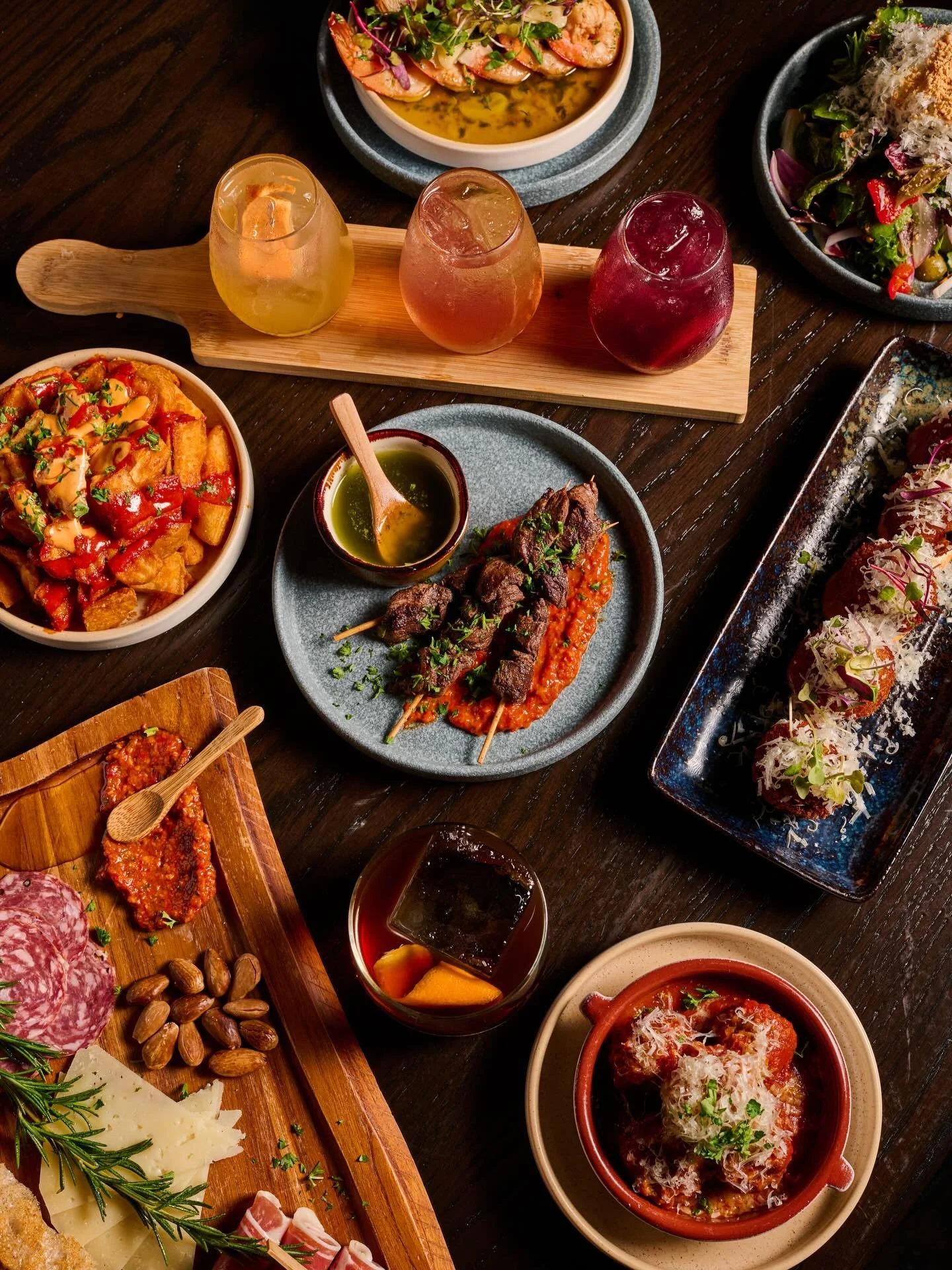 Transport your senses to Spain at Silla del Toro 🇪🇸🍷

Experience the spirited energy of a traditional Spanish tapas bar right here in Roswell! We are thrilled to feature @silladeltoro for Roswell Restaurant Weeks from January 22nd through February