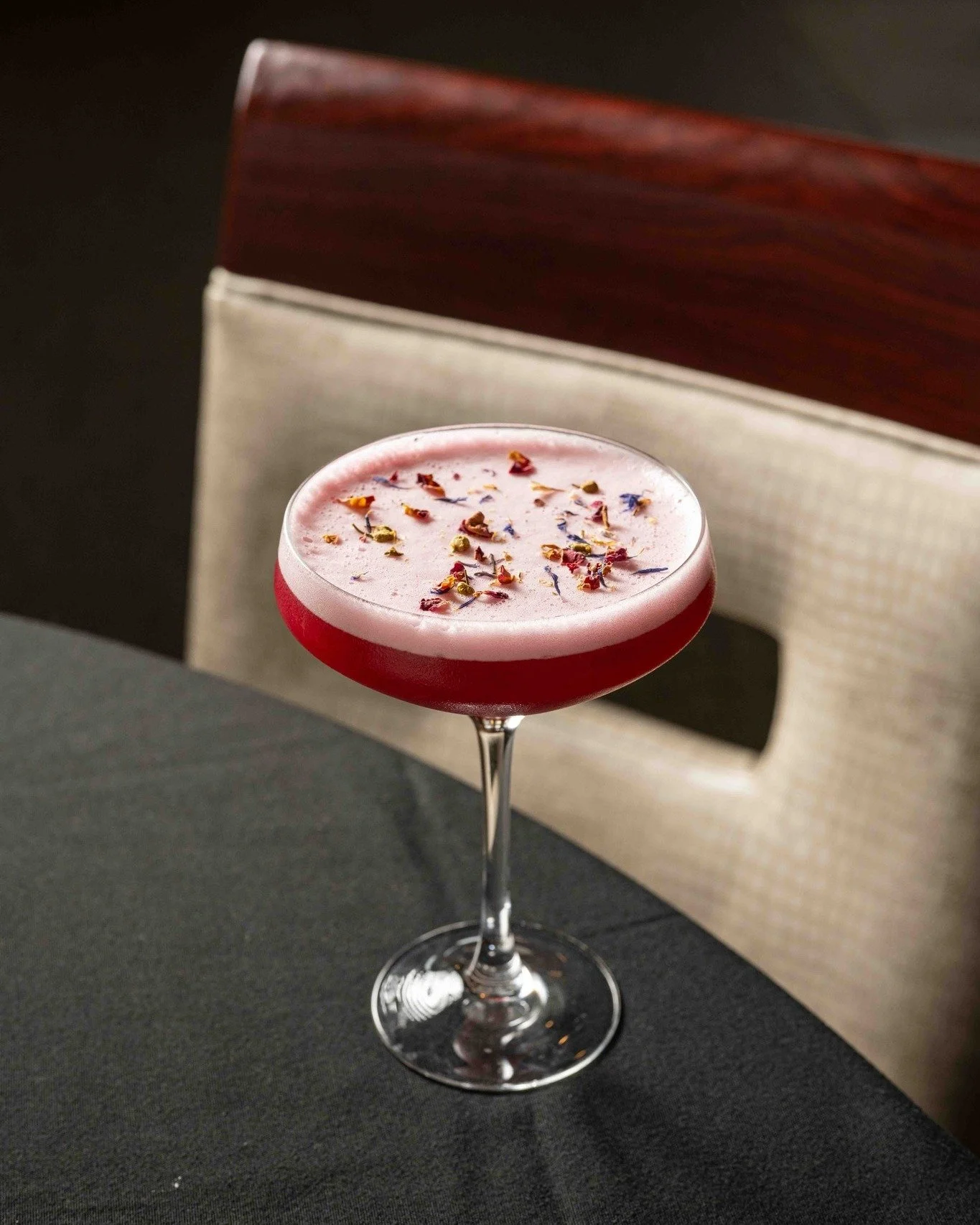 @brookwoodgrill  is bringing two beautiful sips to Summer Sippin&rsquo; this year ✨

For the cocktail lovers, meet the Hibiscus Sour &mdash; a vibrant blend of Empress 1908 Rose Elderflower, hibiscus tea, honey syrup, rhubarb bitters, and fresh lime 