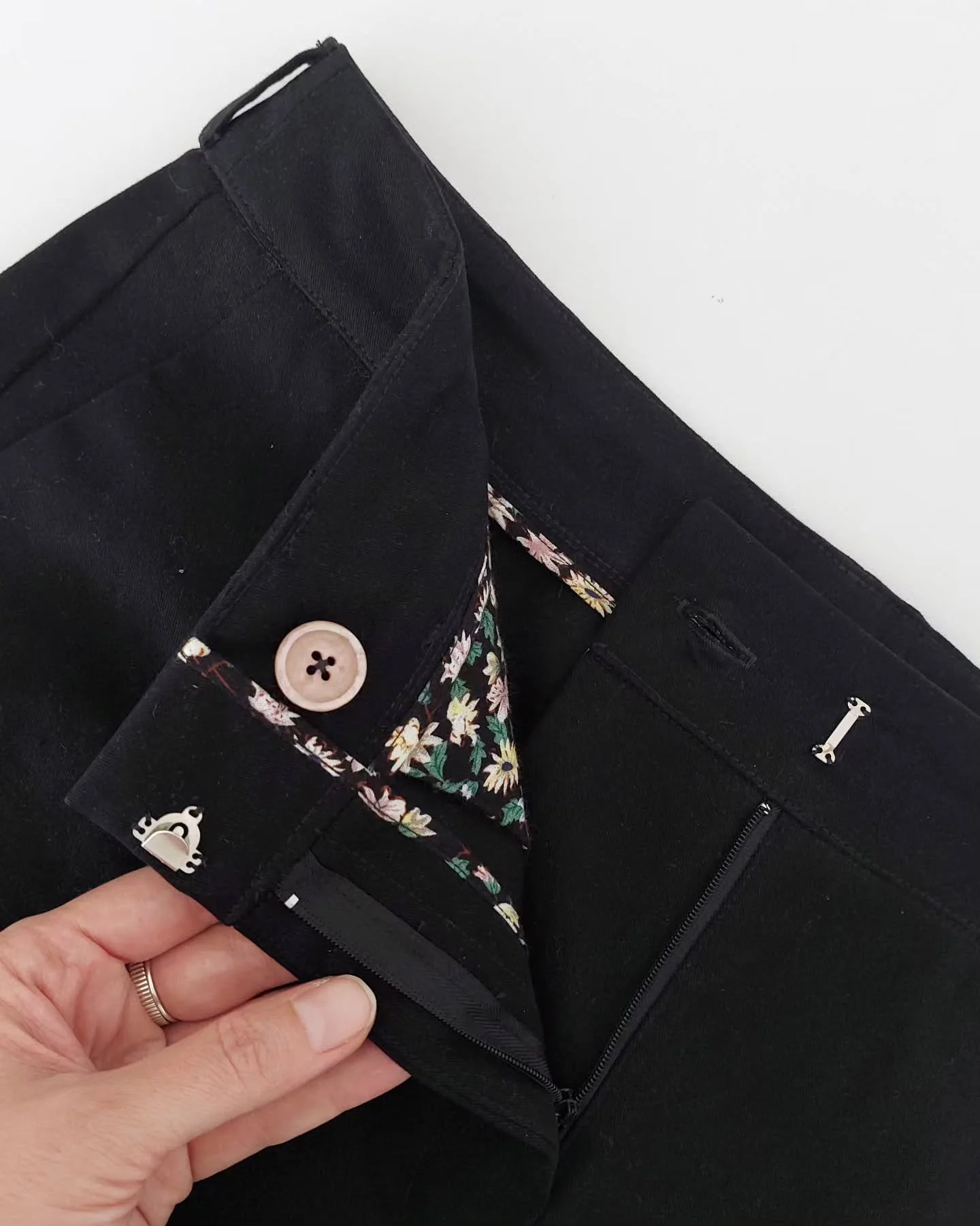 I've been deep down in pant drafting rabbit hole for two months now...little by little I'm starting to sew actual garments instead of toiles. Yesterday I was sewing a button on this black twill pair 💫.&nbsp;

The button is a souvenir from Barcelona.