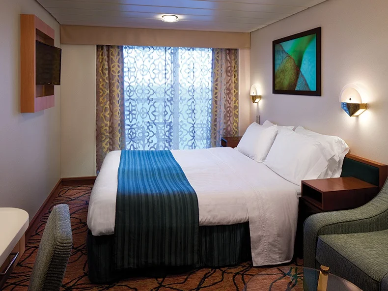 ROYAL CARIBBEAN CAMAROTESBALCON.jpg