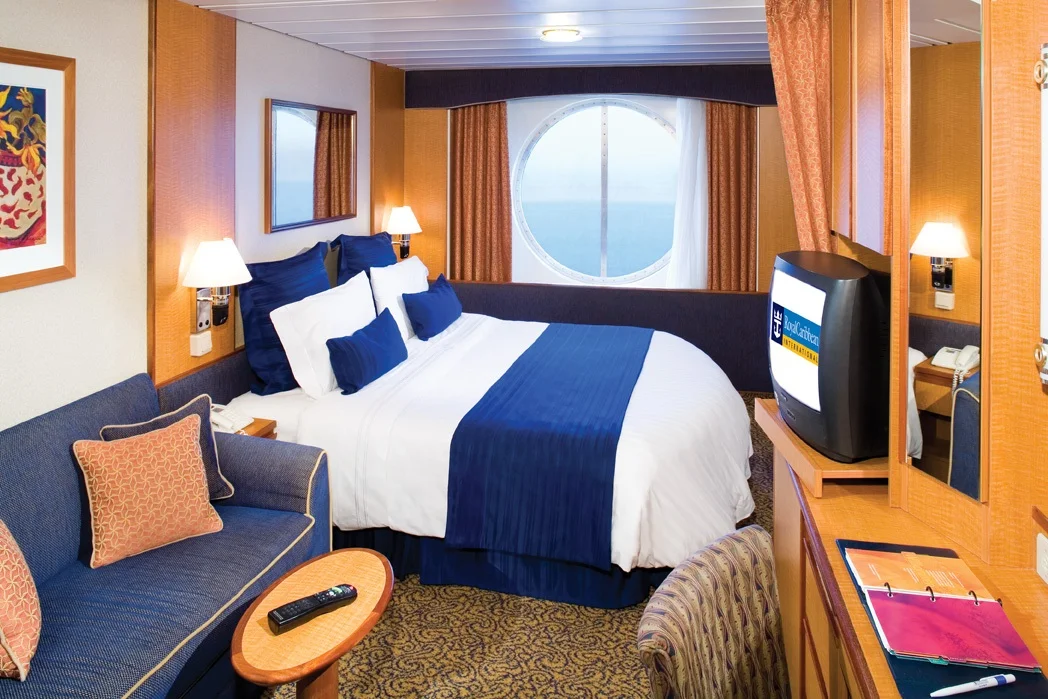 ROYAL CARIBBEAN CAMAROTESEXTERIOR.jpg