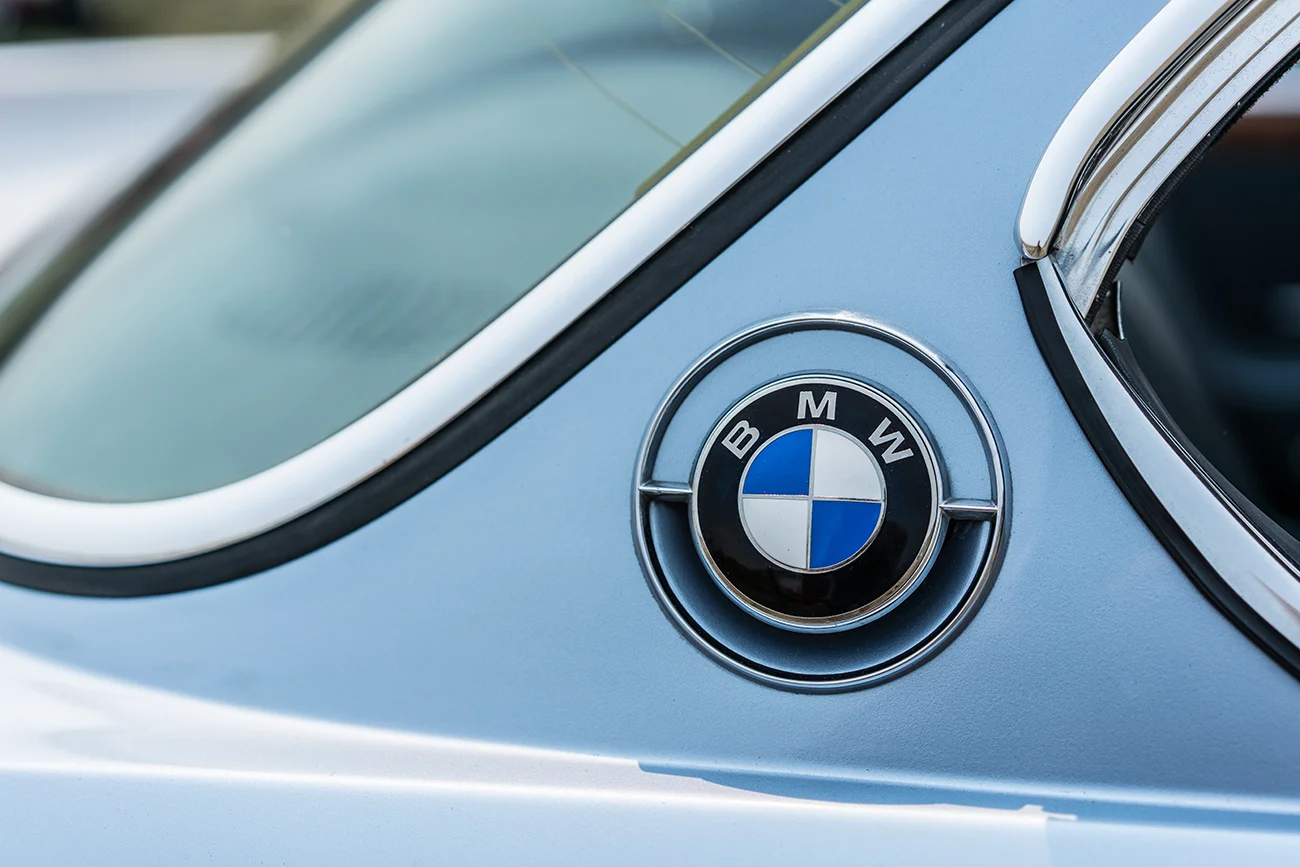 Monterey_Car_Week_Classic_BMW_Logo_Jordan_Reeder.jpg