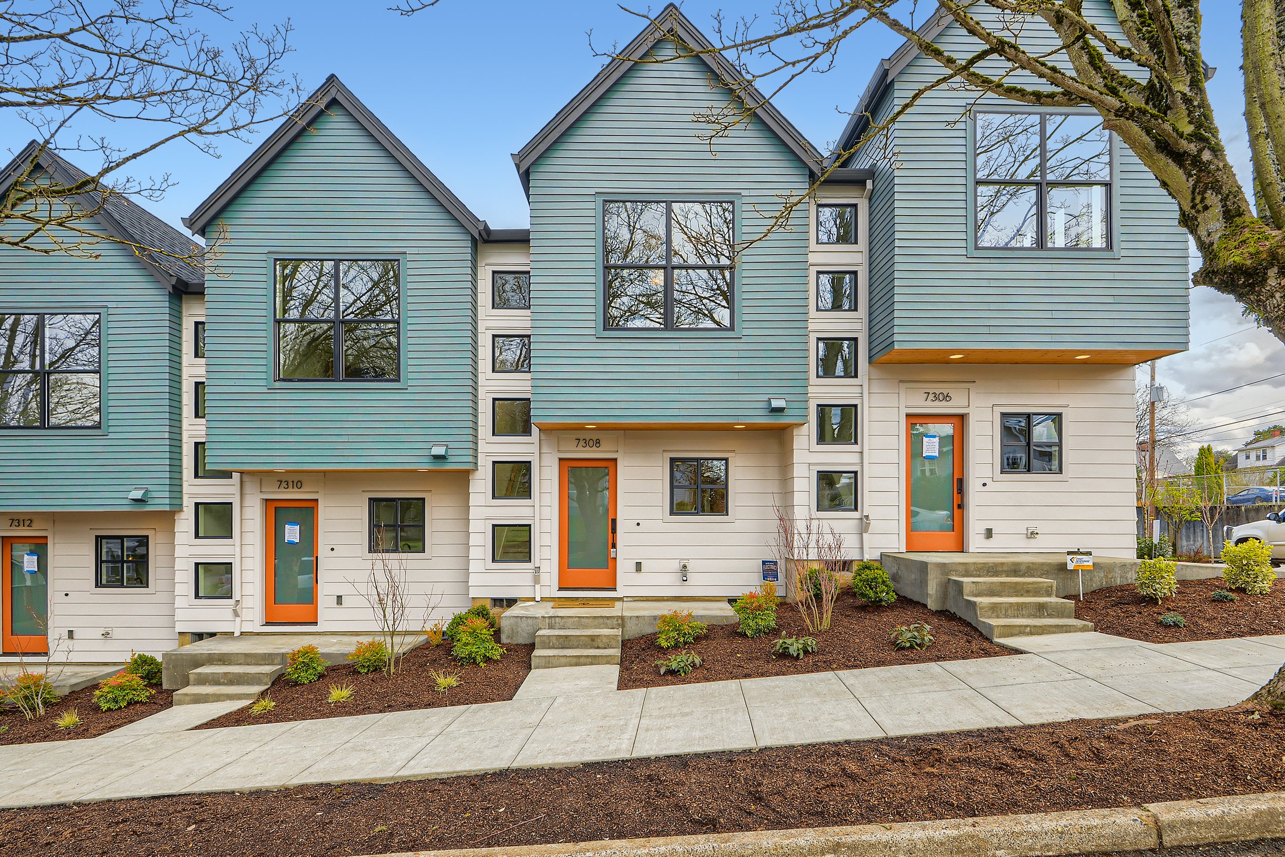 HOLLAND TOWNHOUSES