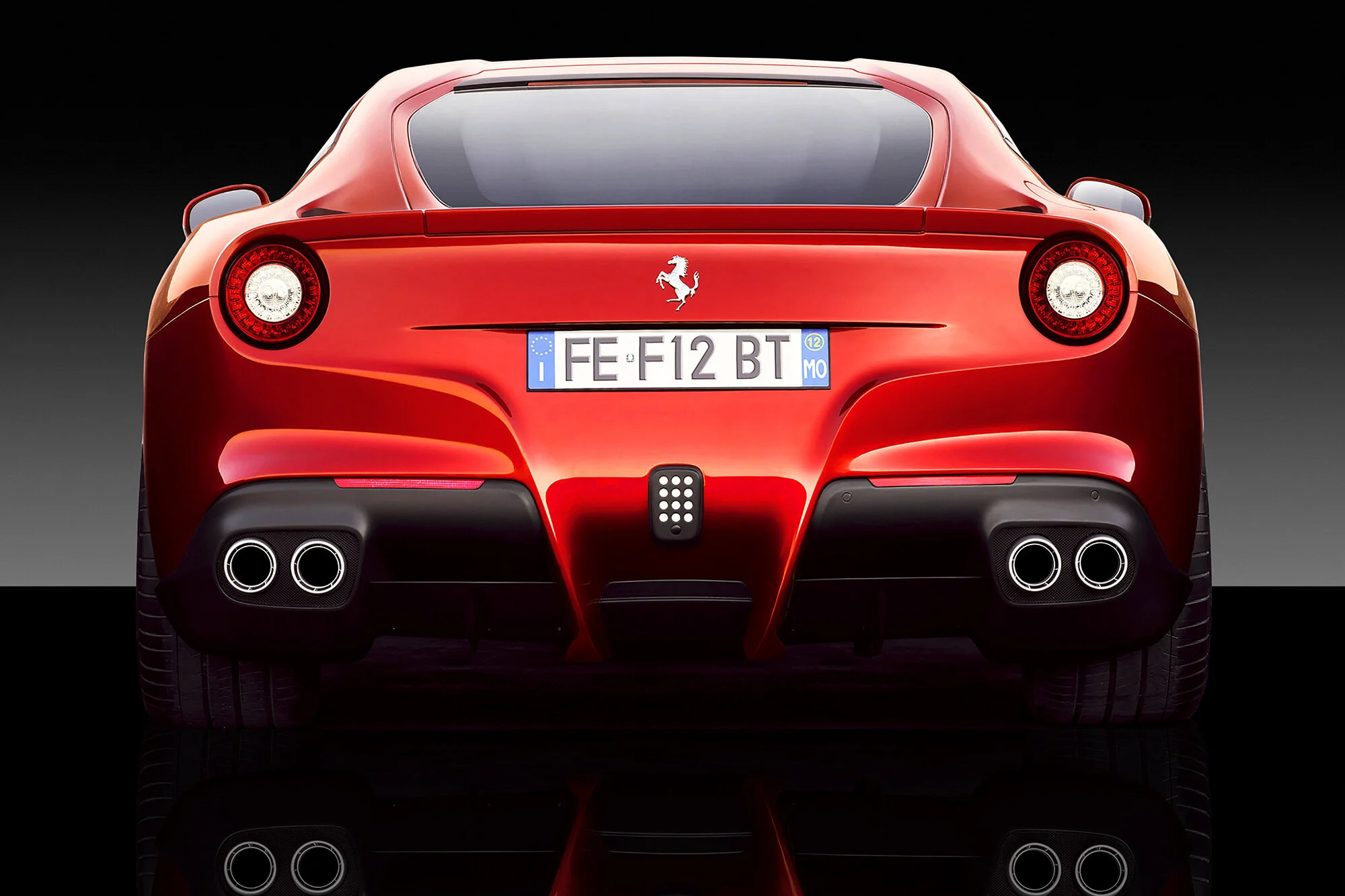 A - F12 Berlinetta (257).jpg