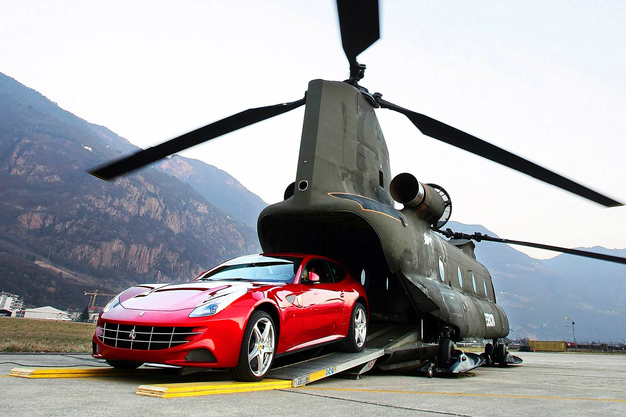 A #403 Ferrari FF web.jpg